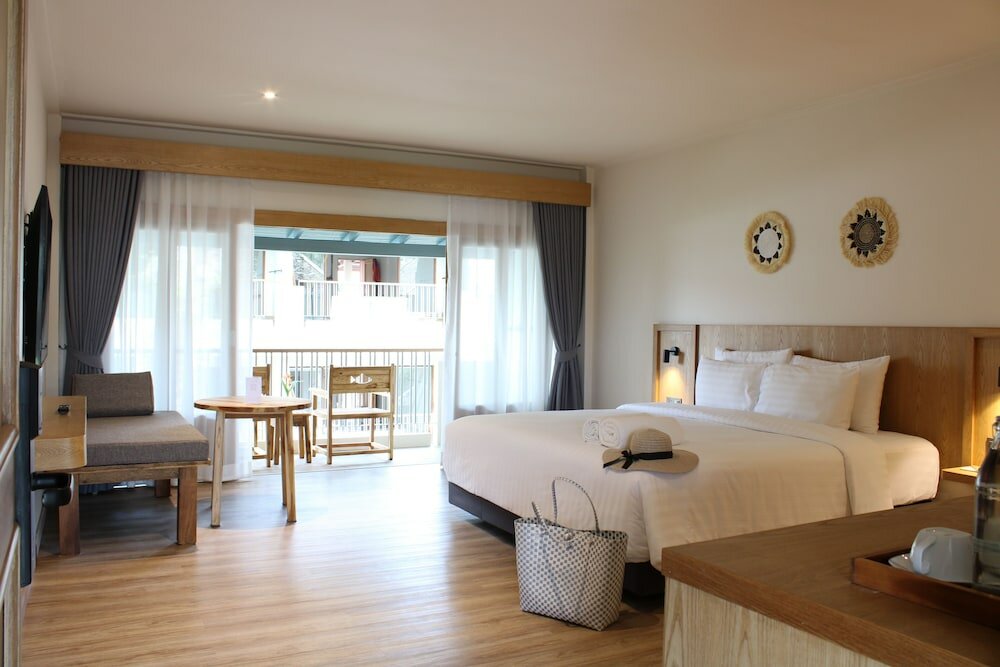 Superior Room (1 Way Airport Transfer)