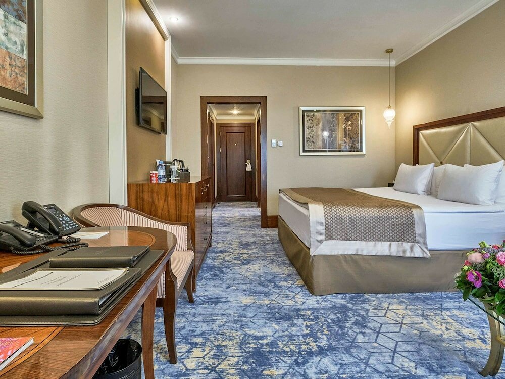 Premium Room, 1 King Bed