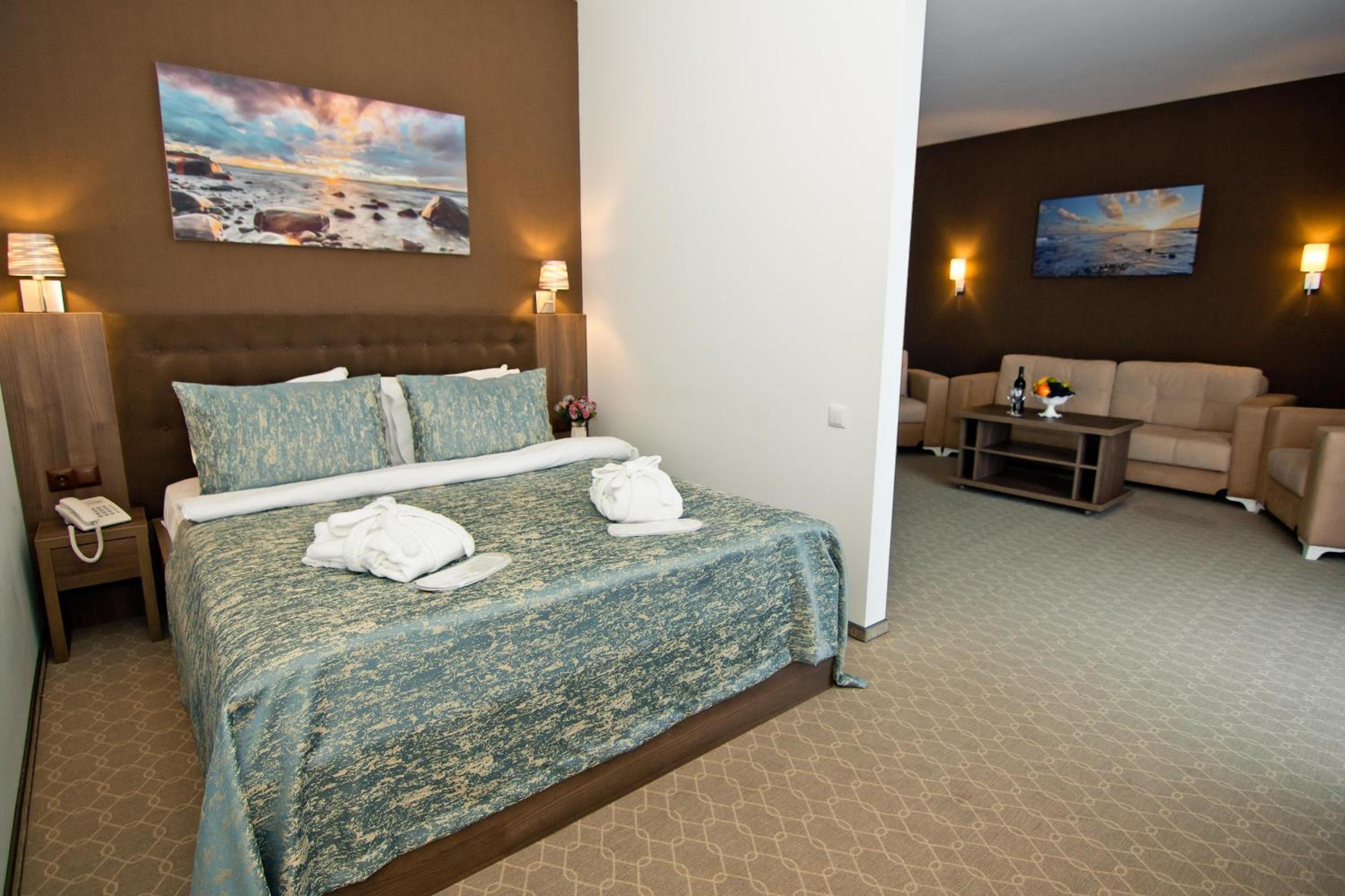 Deluxe Suite with Sea View