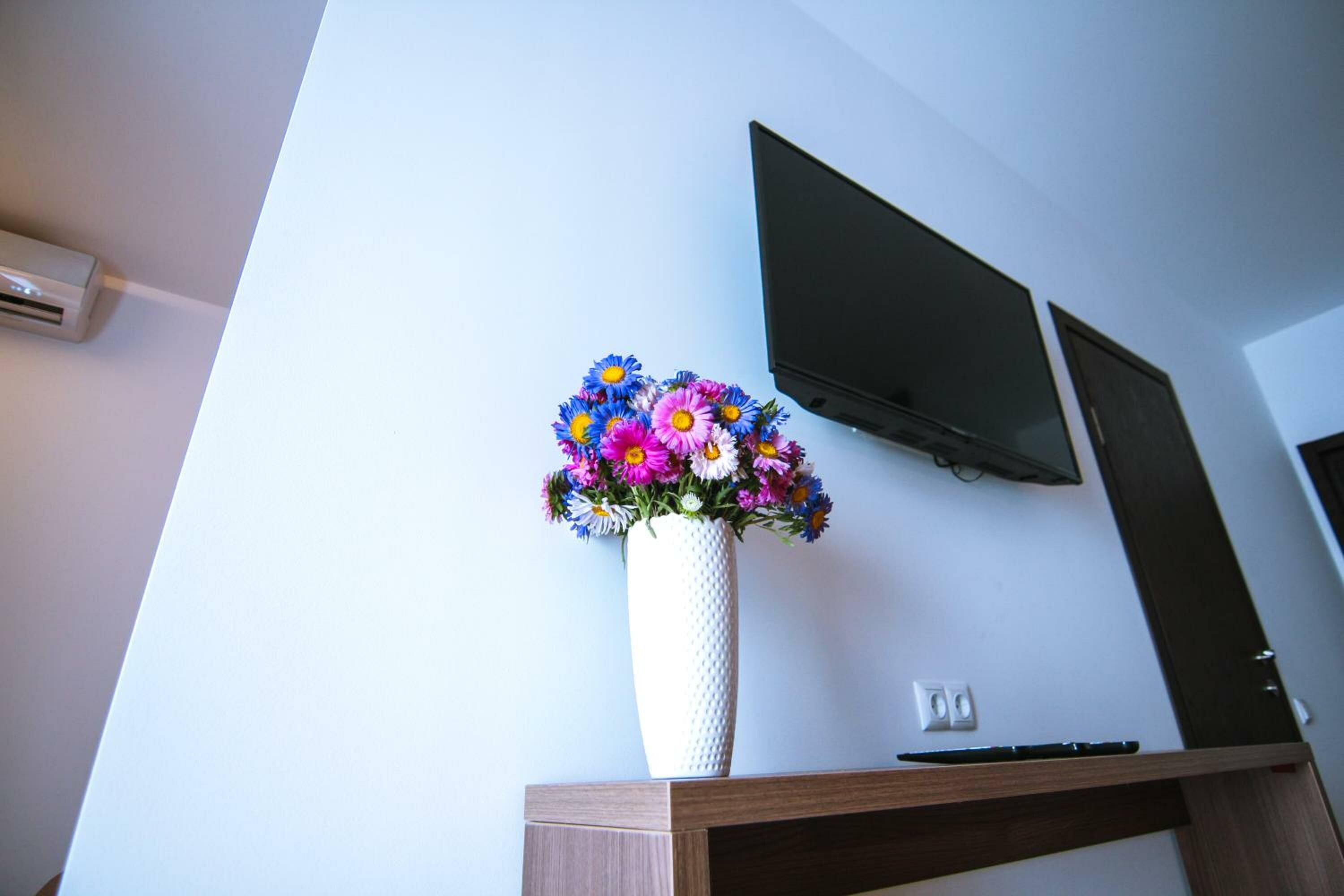 Deluxe Suite with Sea View