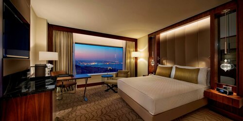 Deluxe King Room With Partial Bosphorus View в Conrad Istanbul Bosphorus