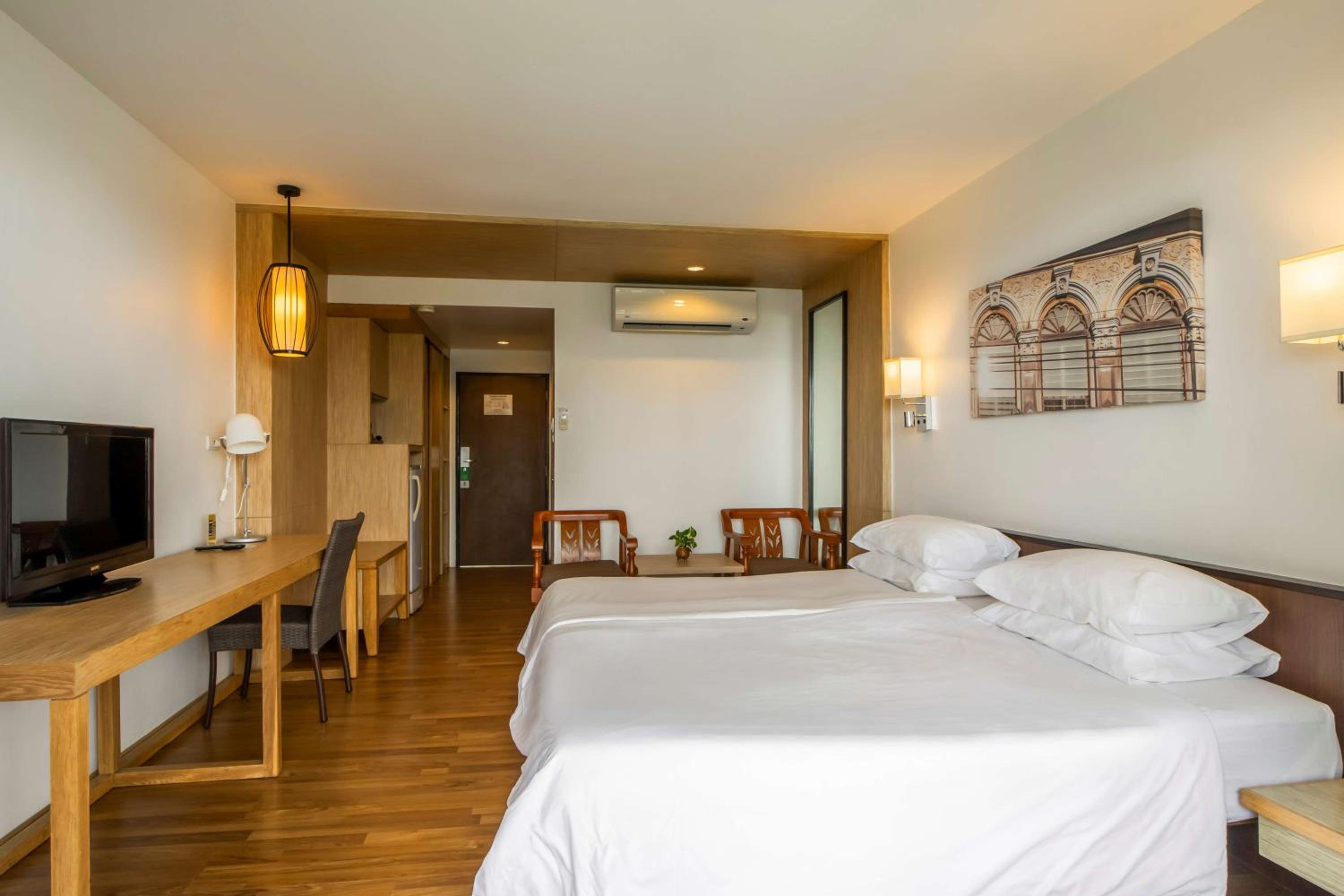 Deluxe King Room with Ocean View