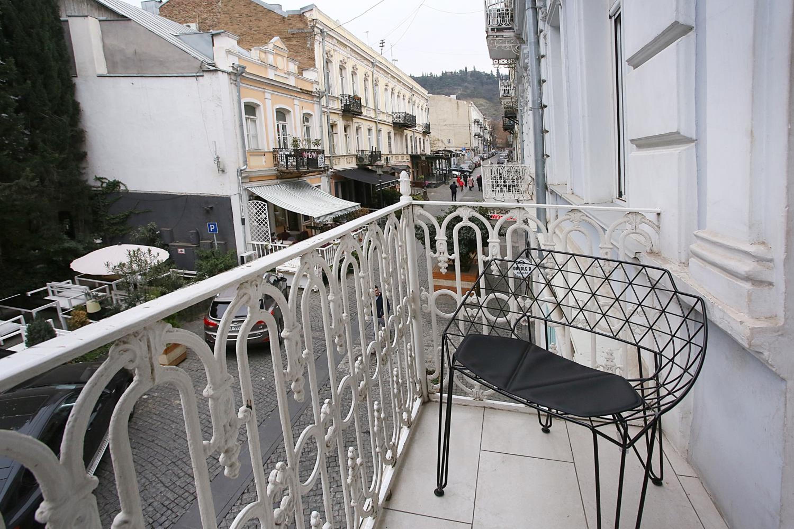 Studio - Split Level