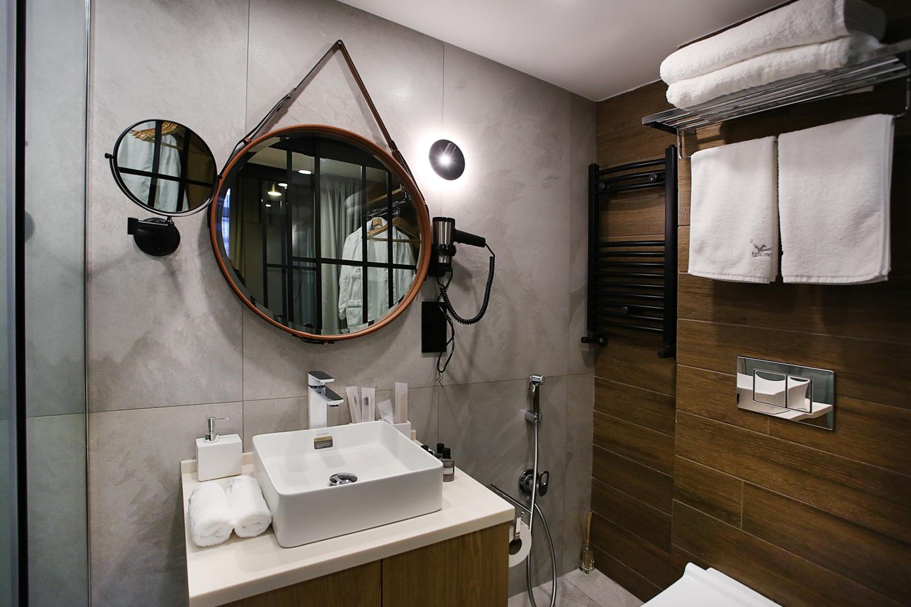 Studio - Split Level