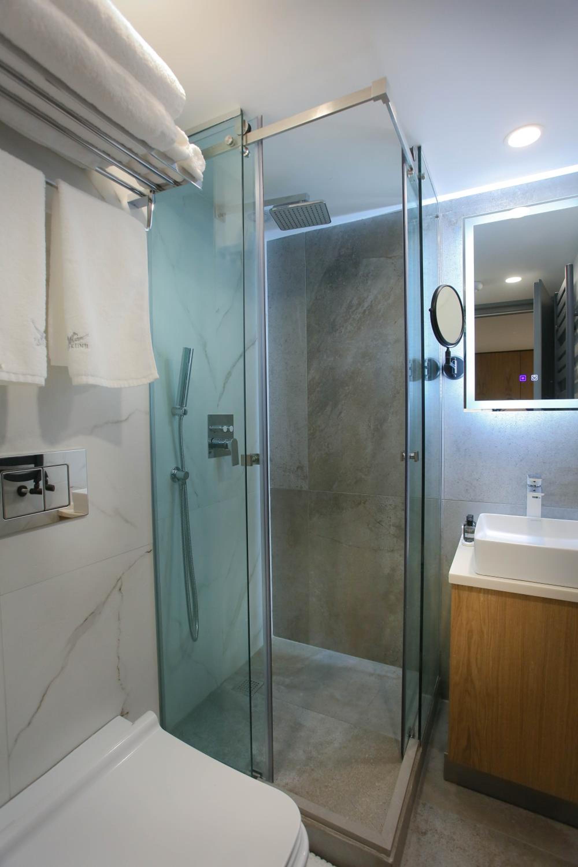 Studio - Split Level