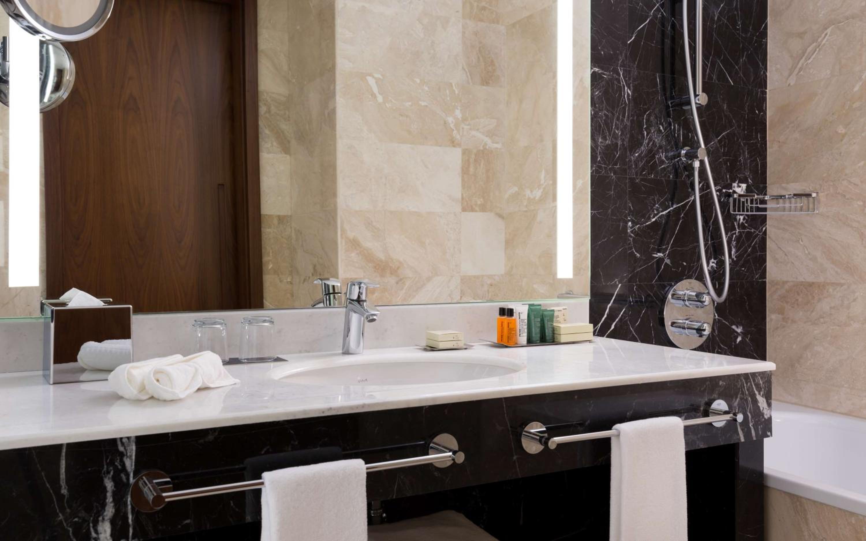 One-Bedroom King Suite