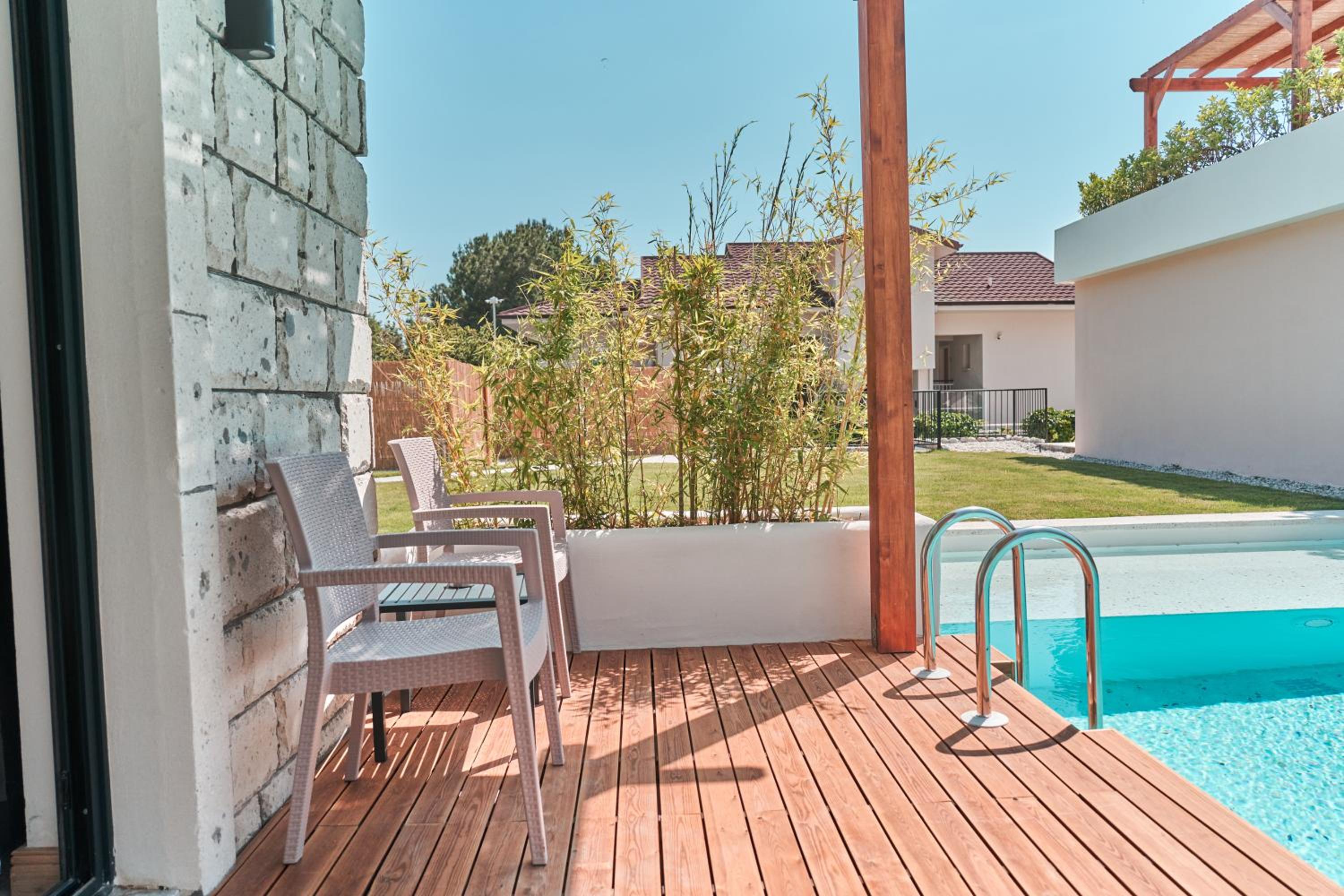 Twin Room with Swimming Pool Access