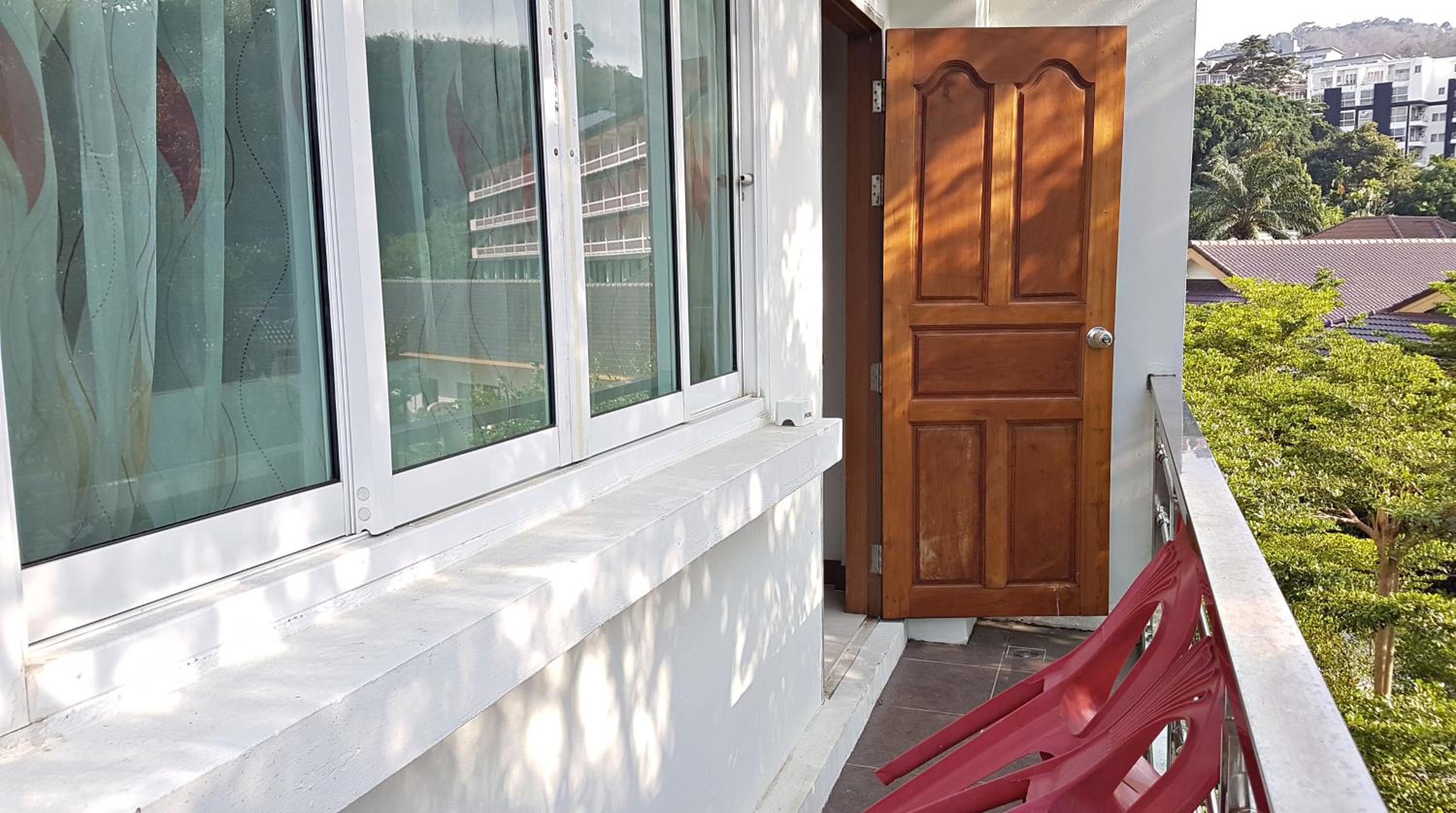 Deluxe Twin Room with Kitchenette