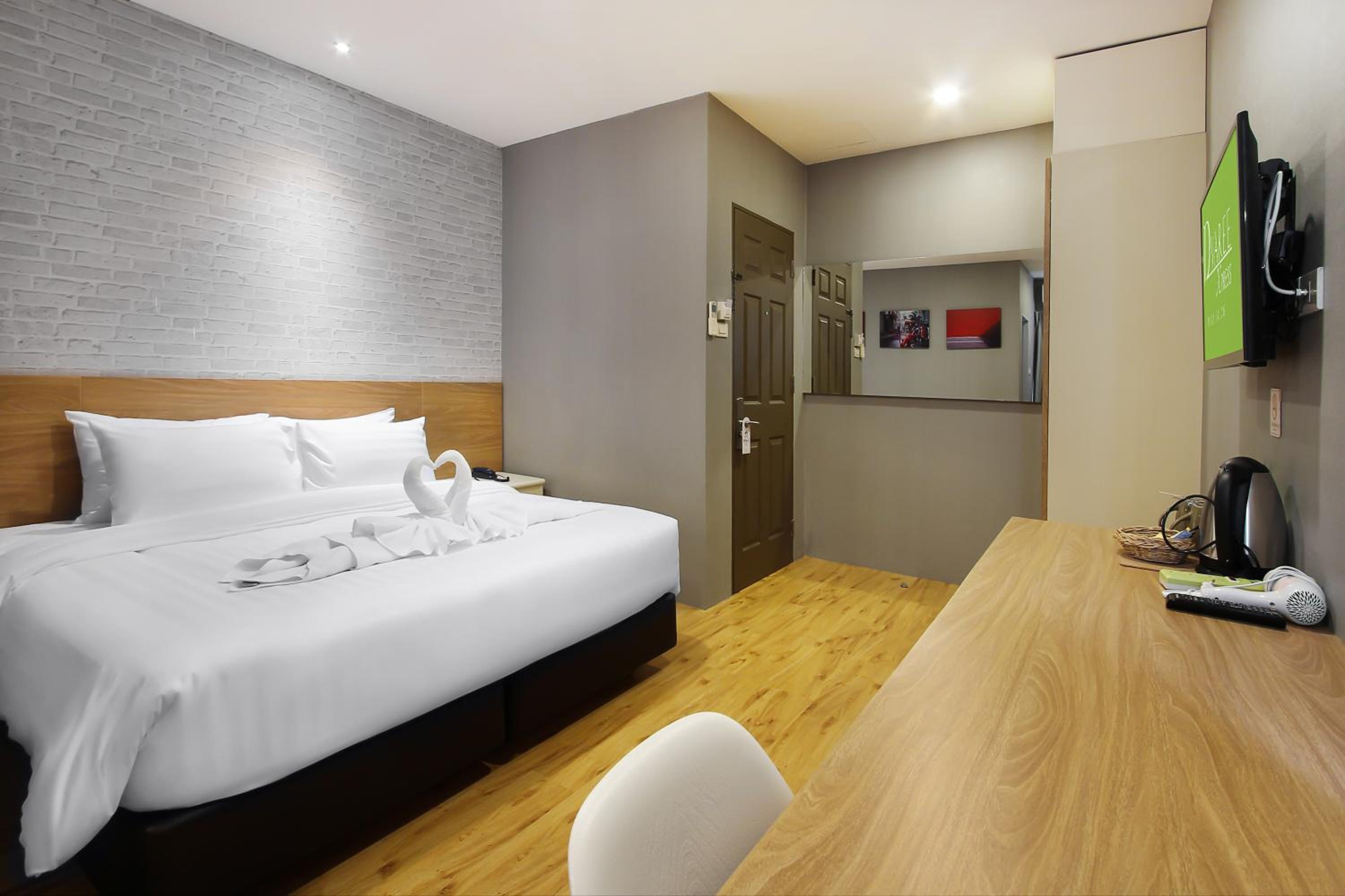 Deluxe Double or Twin Room