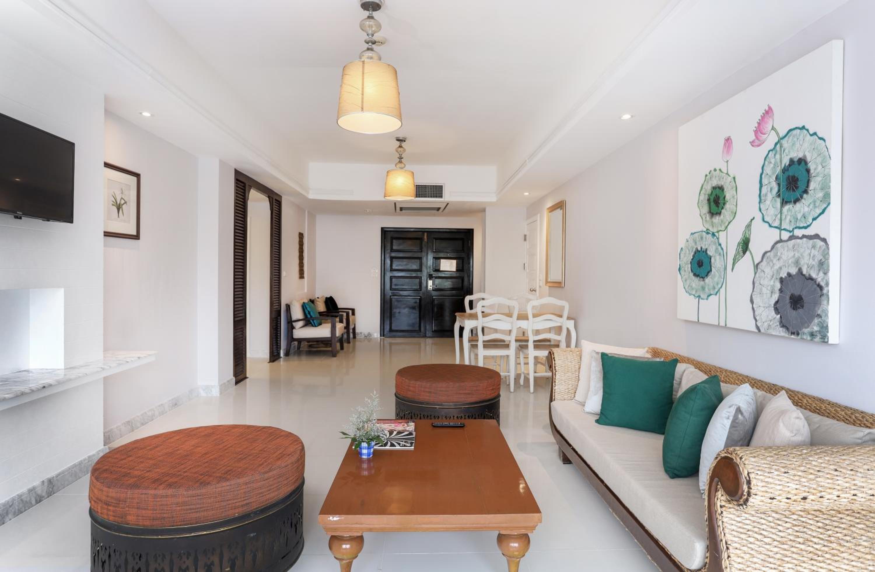 Seaview Three Bedroom Suite with Bathtub