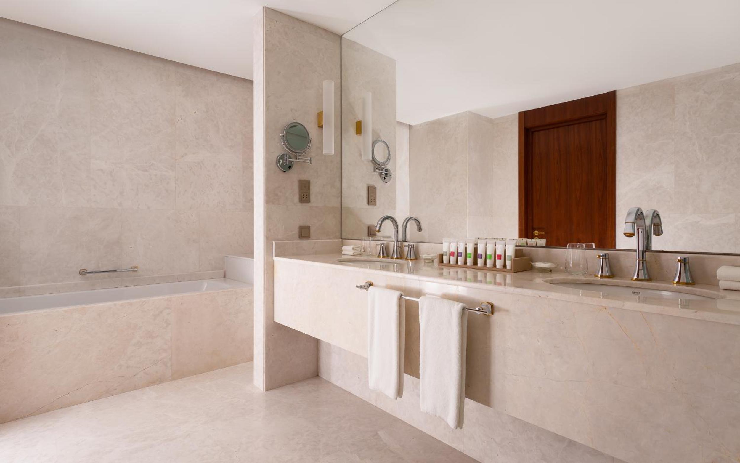 Executive Suite Panoramic Mountain View