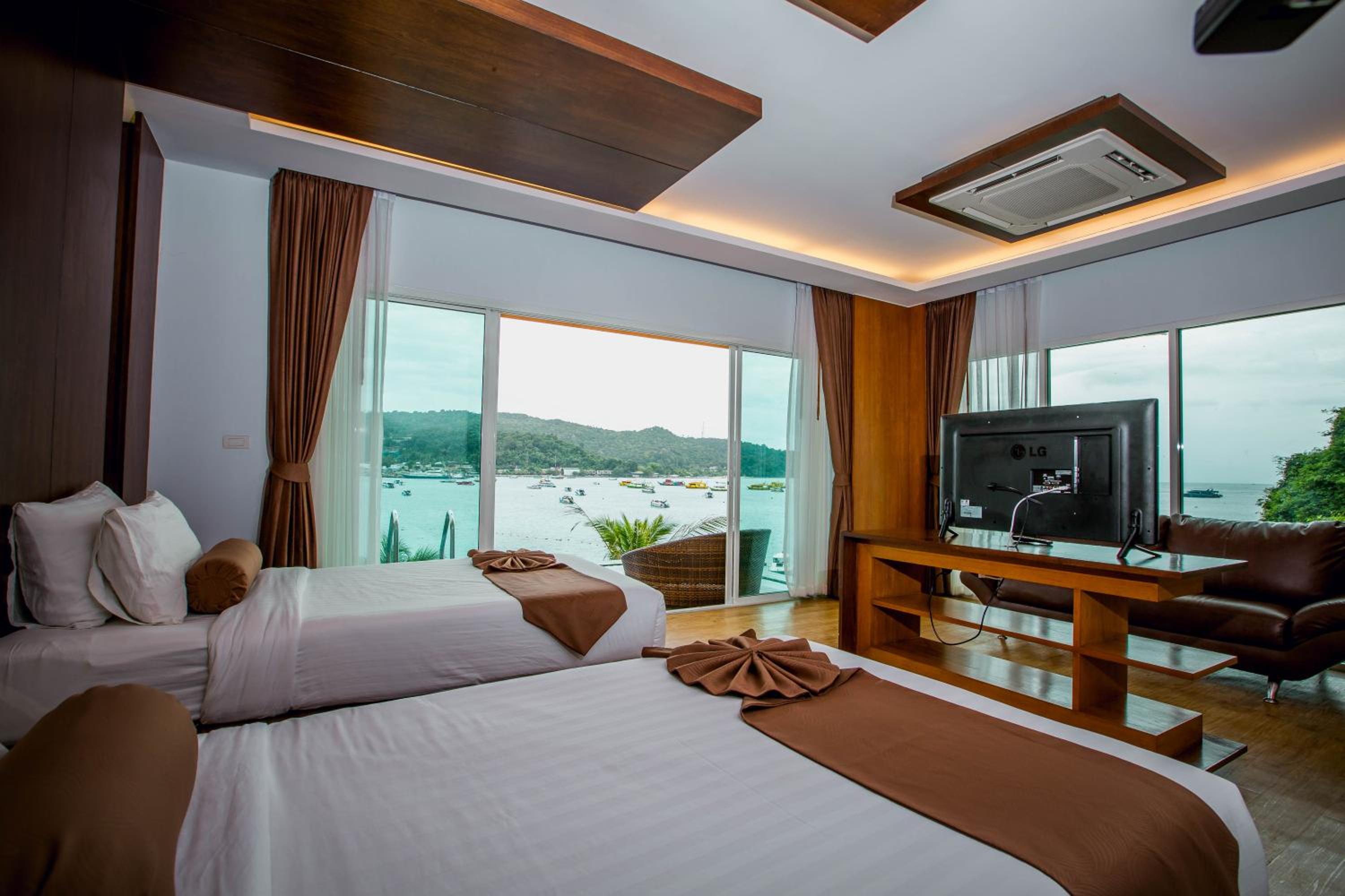 Luxury Twin Room Sea View with Pool