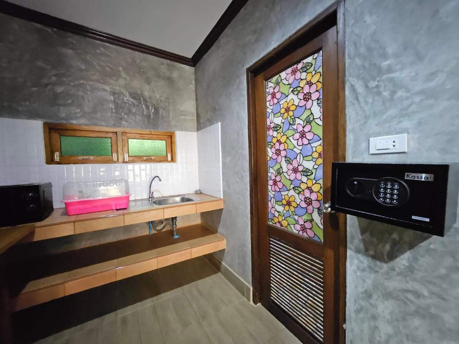  Superior Double Room with Pool Access