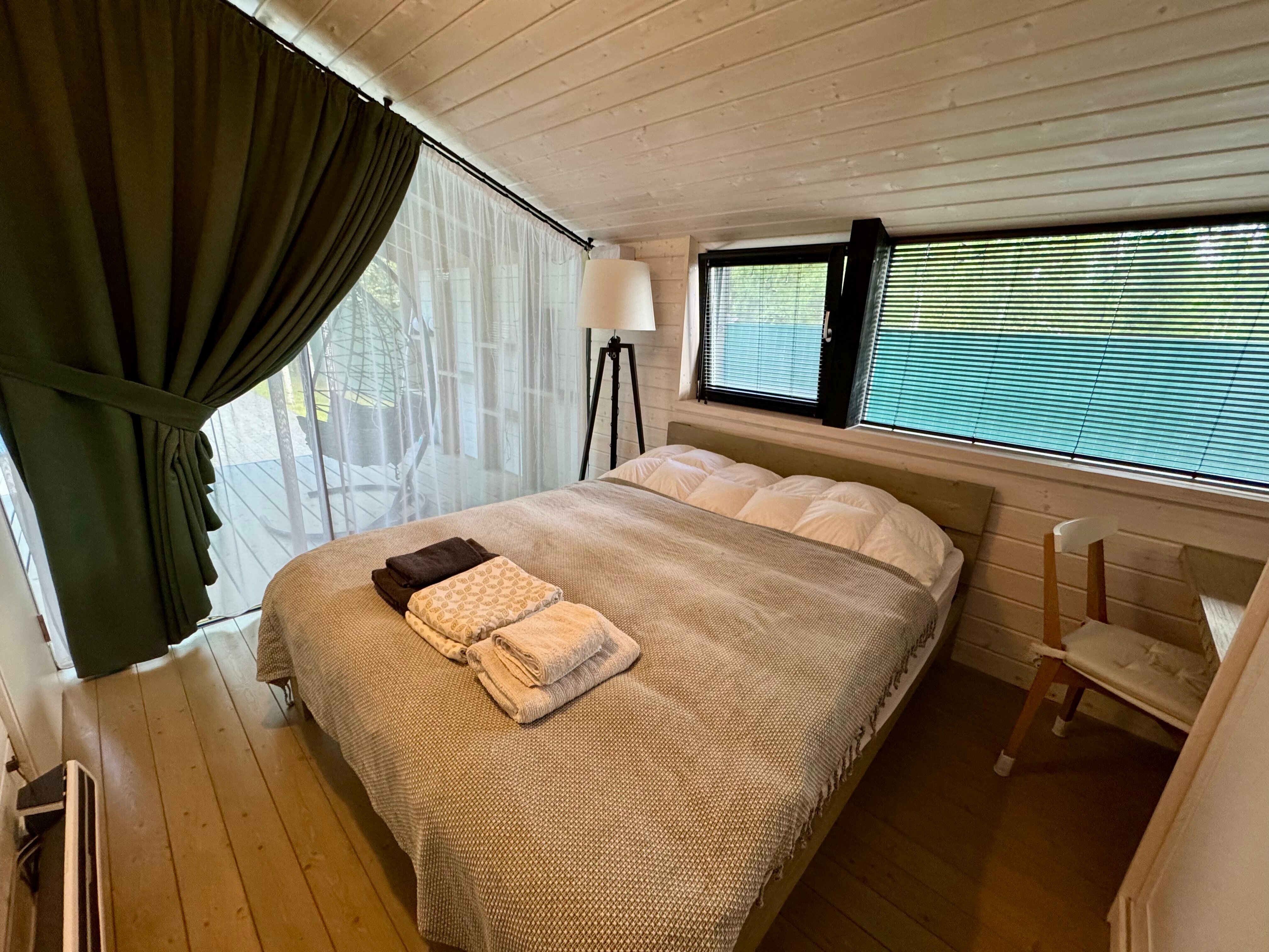 Дом с летним бассейном (4 спальни)