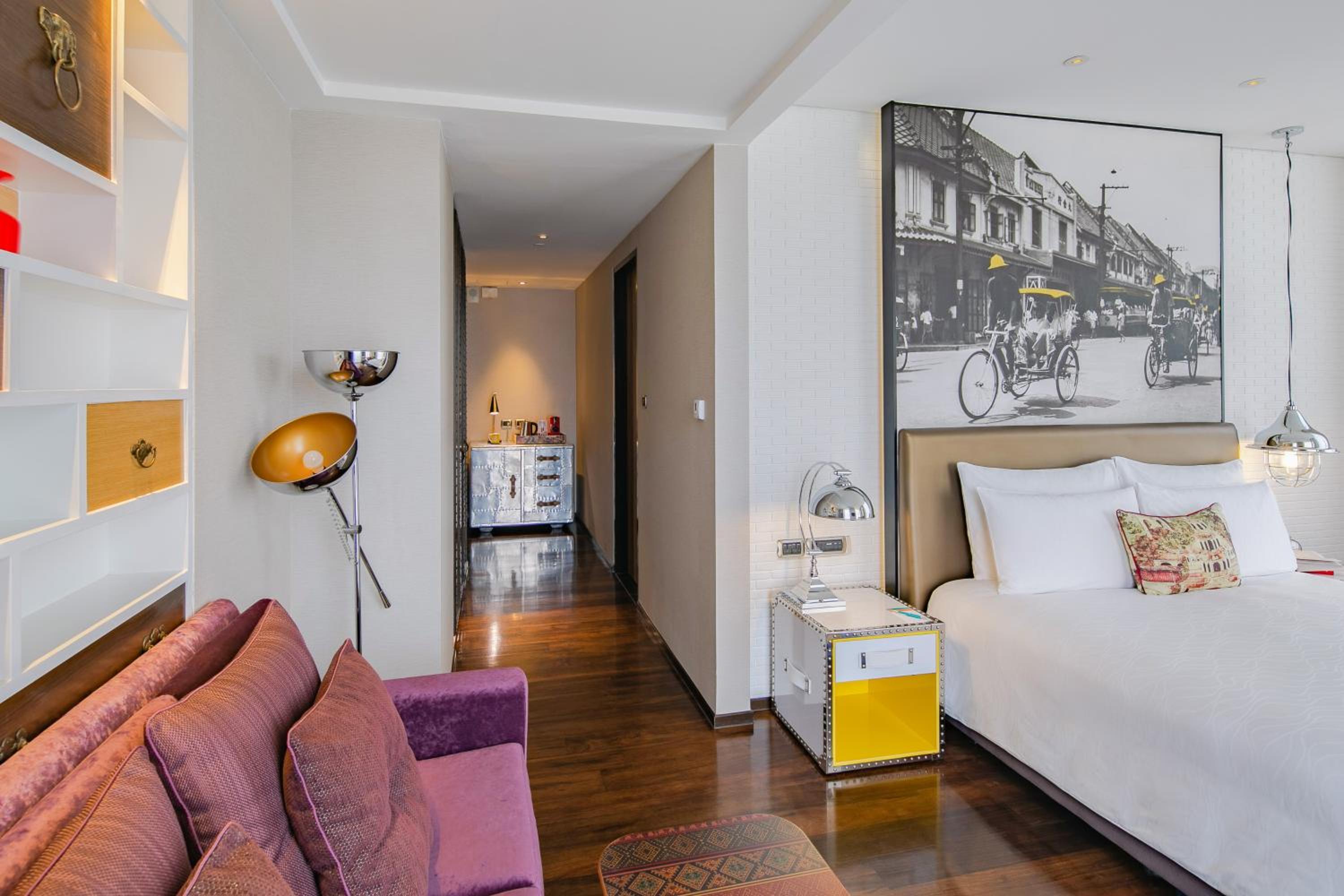 King Premium Garden View Corner Balcony