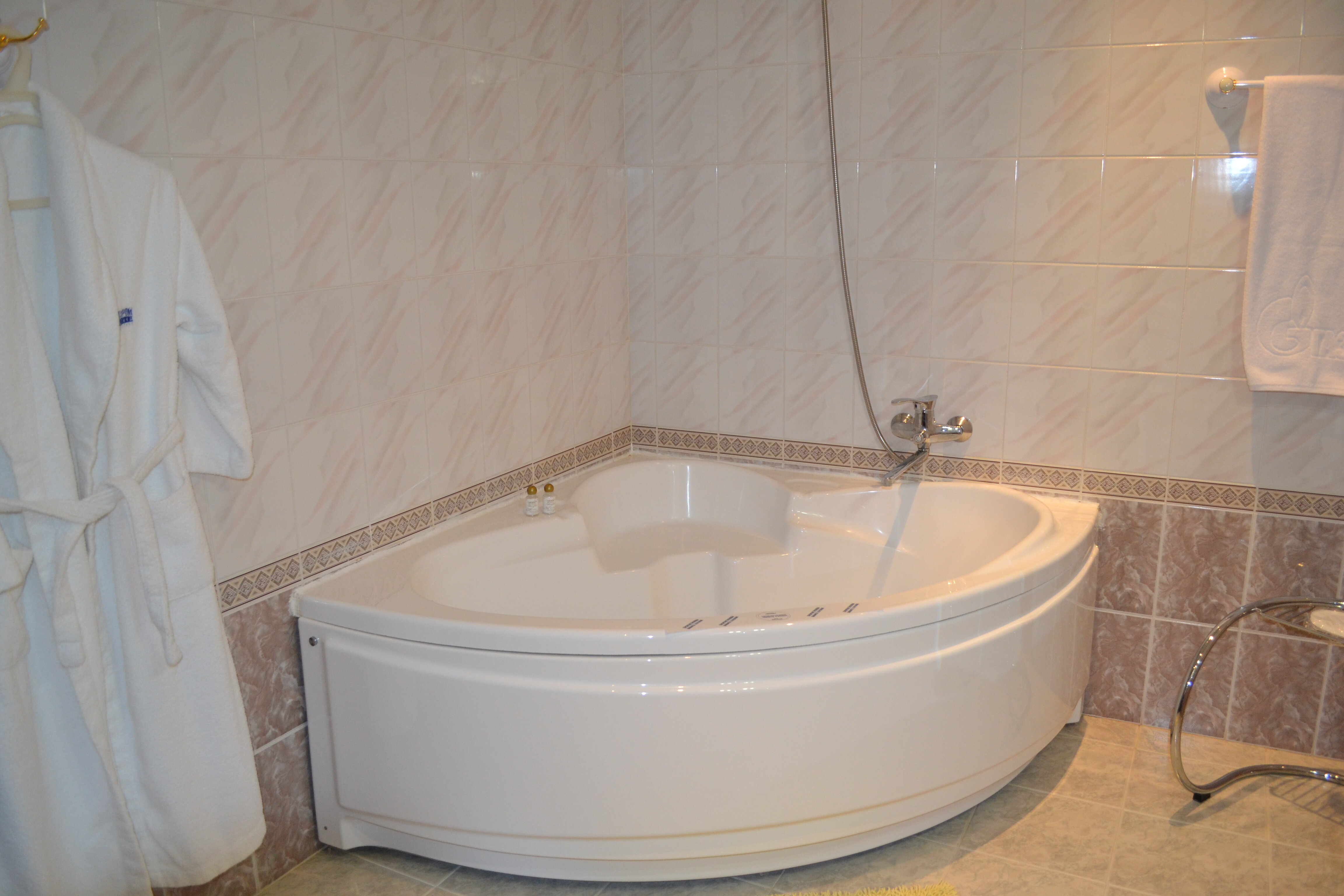 Стандартный номер двухкомнатный двухместный 1 категории 202,204