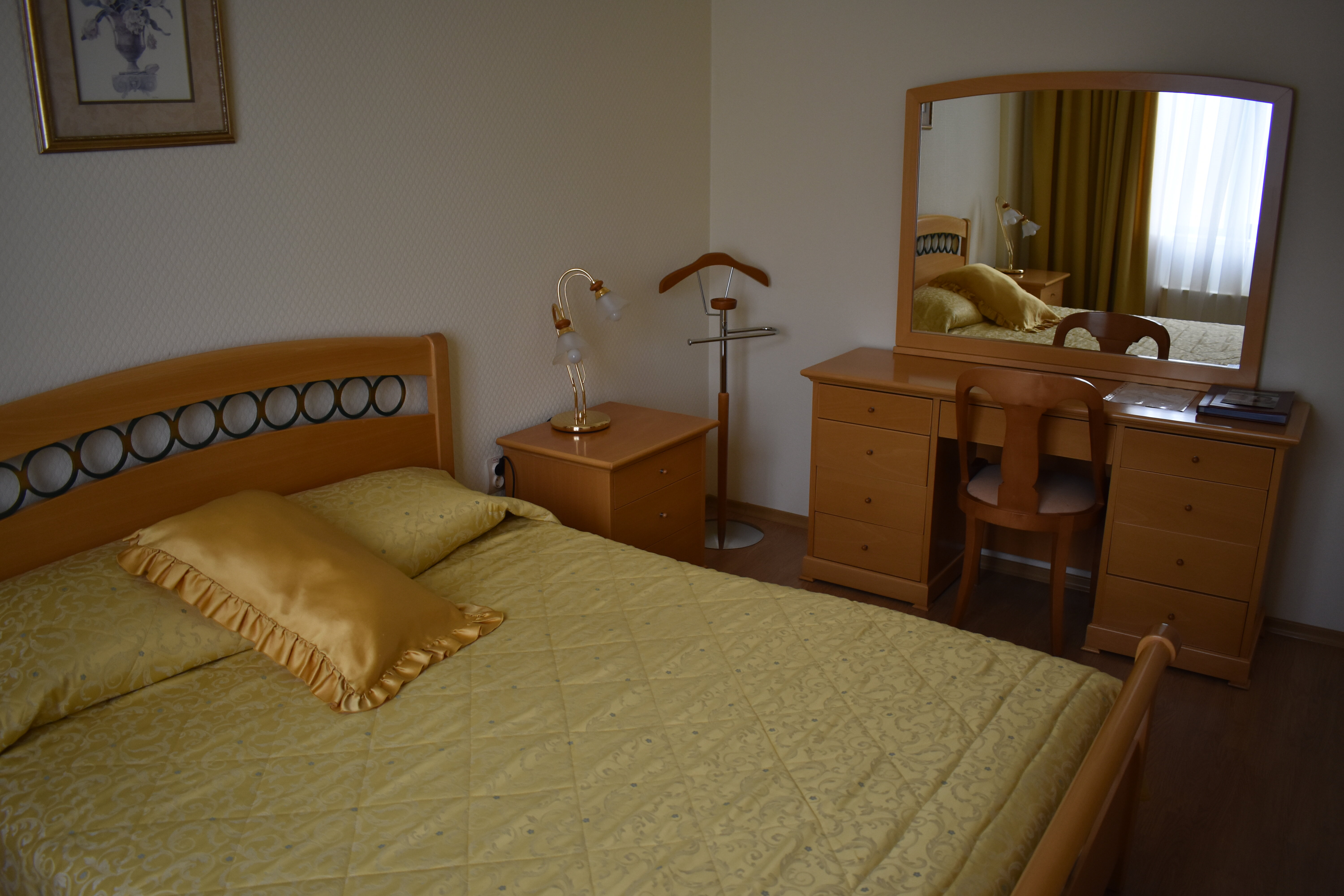 Стандартный номер двухкомнатный двухместный 1 категории 202,204