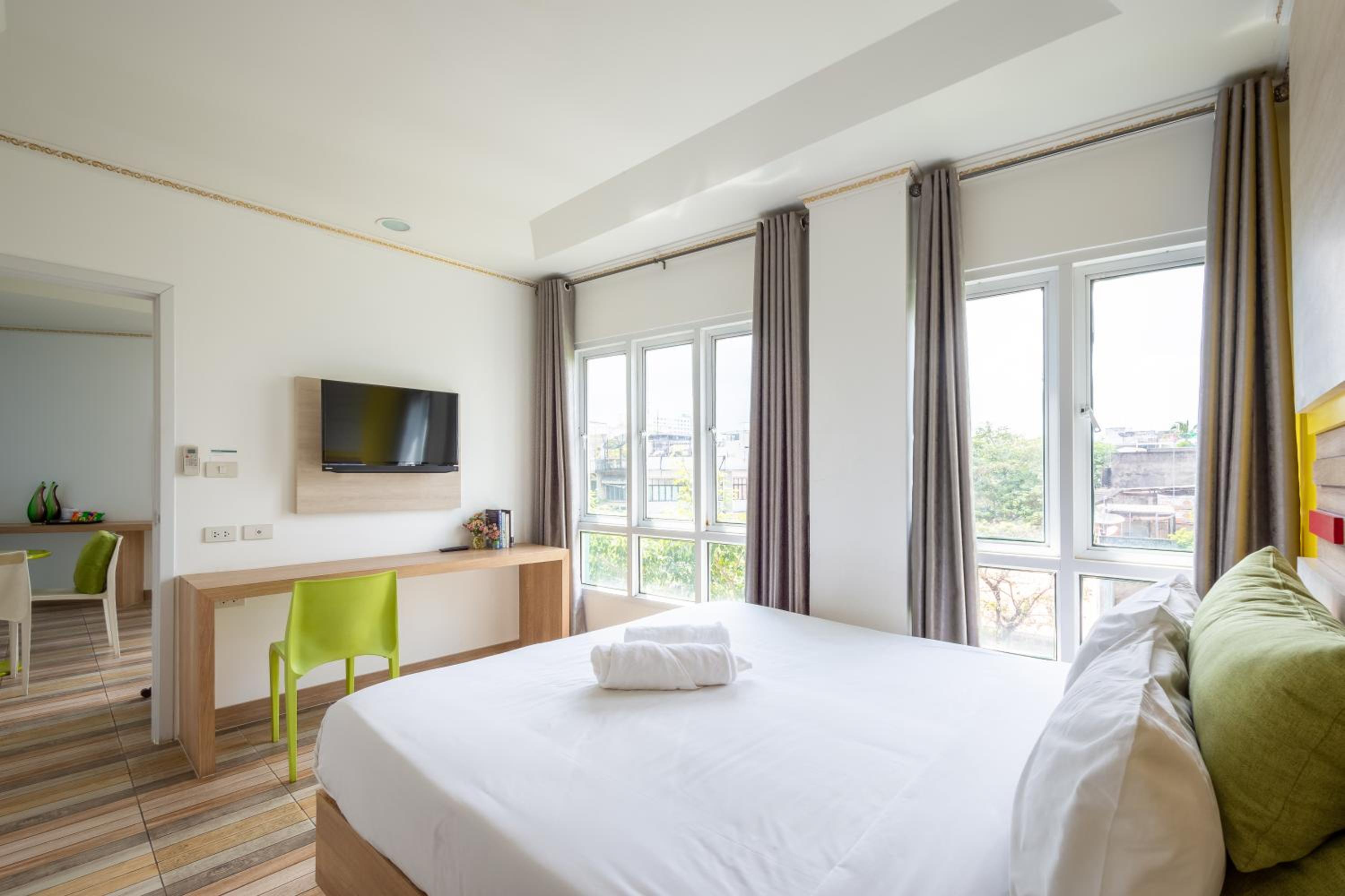 Executive Suite - City View