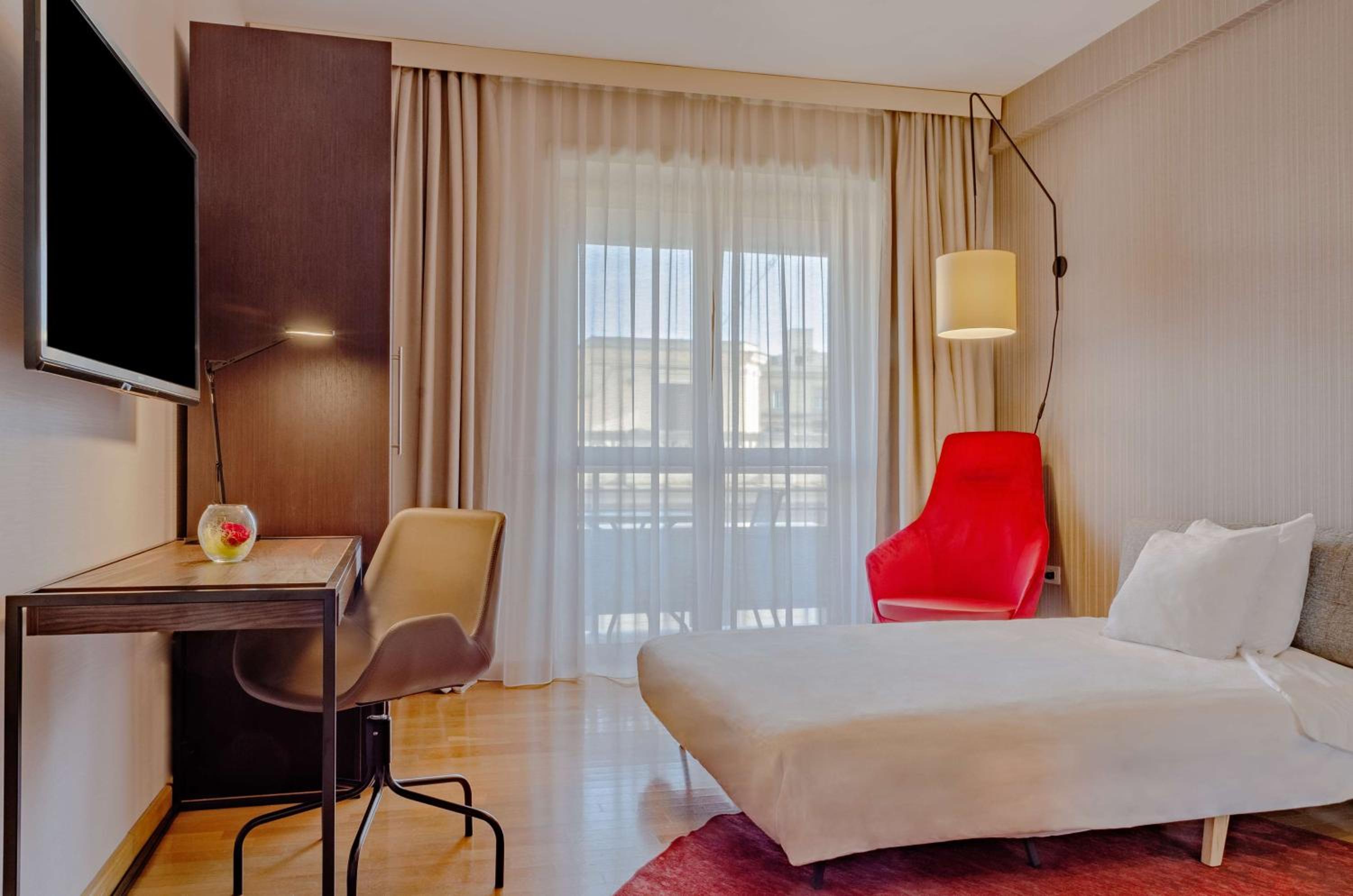 Family Adjoining Room (4 Adults)