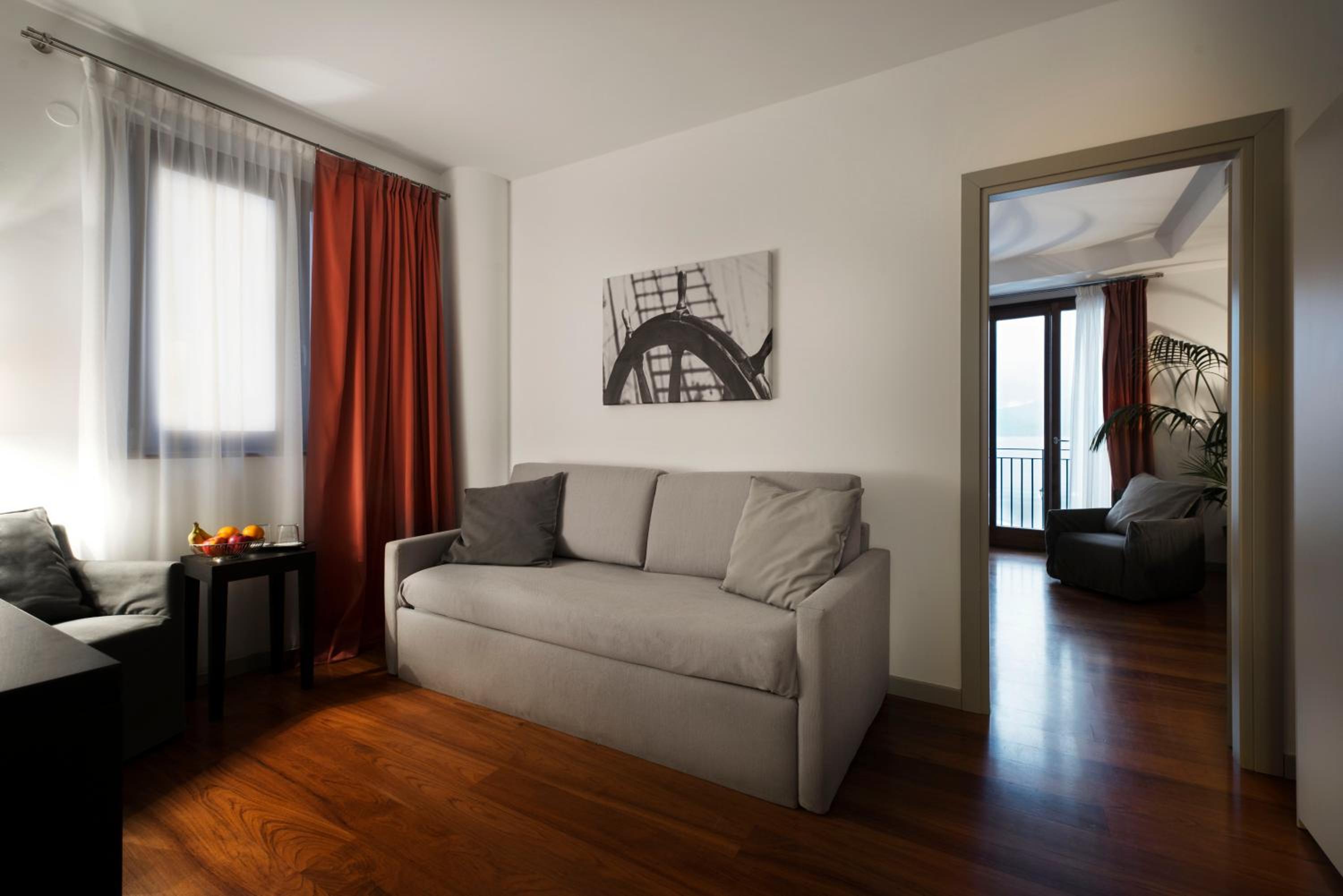 Deluxe Triple Room with Lake View