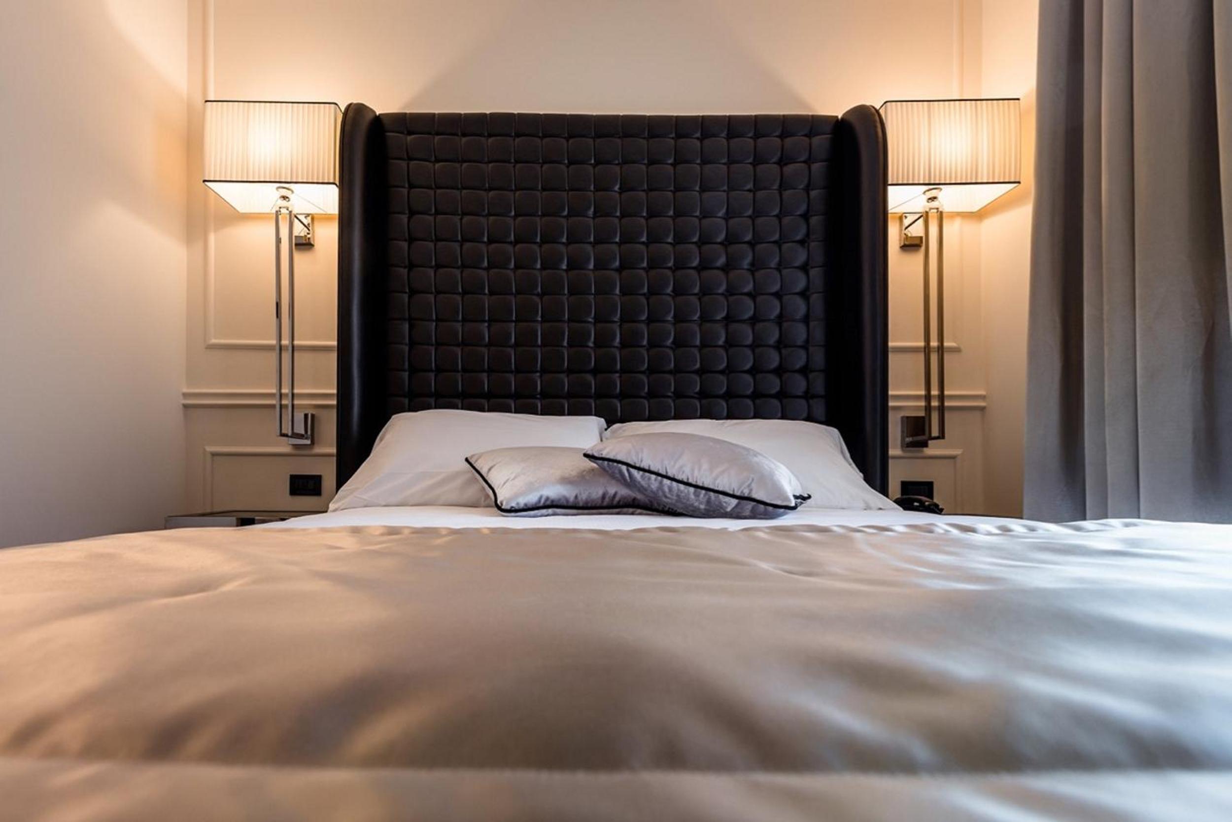 Deluxe One-Bedroom Apartment (3 Adults)