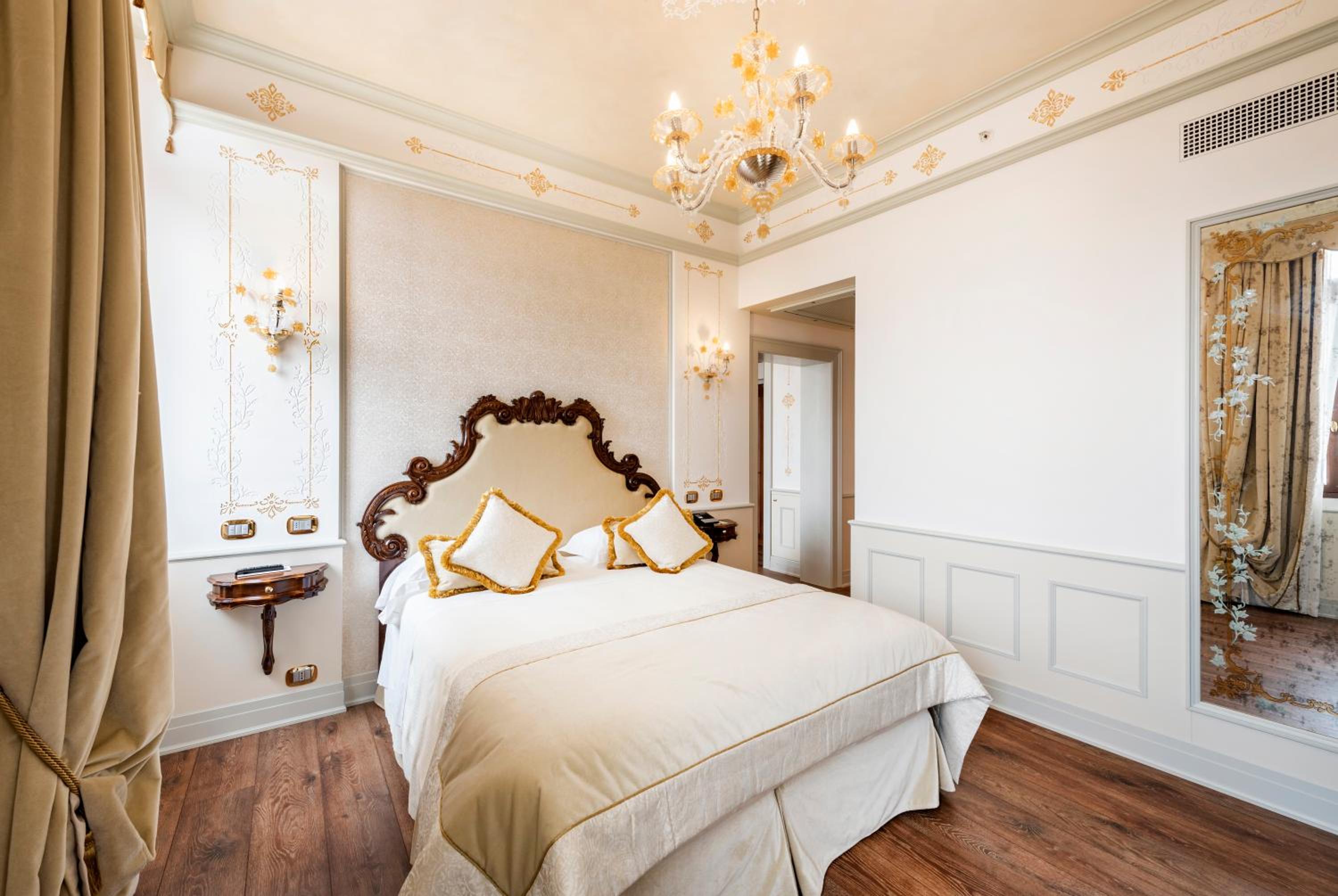 Suite with Grand Canal View