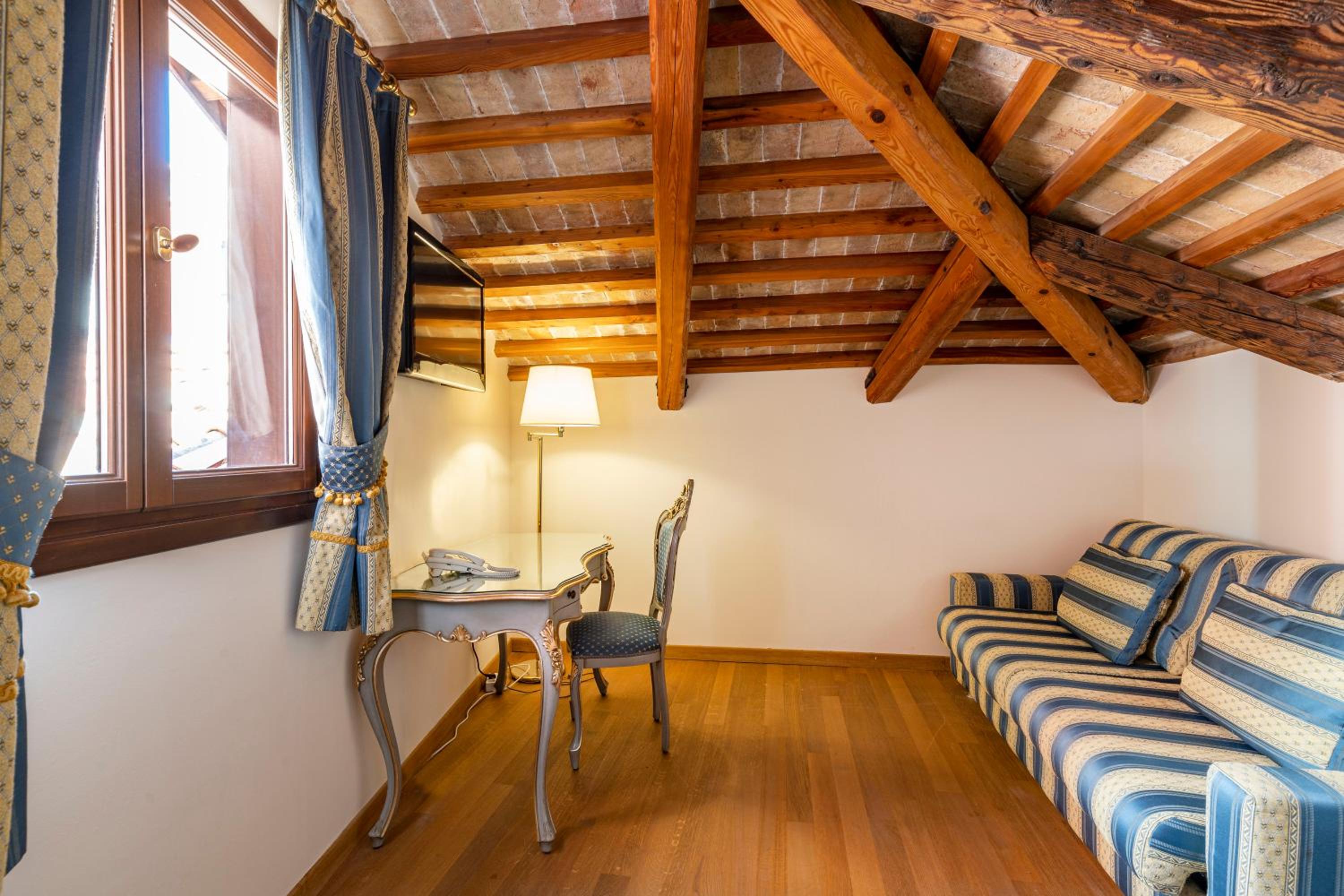 Suite with Canal View