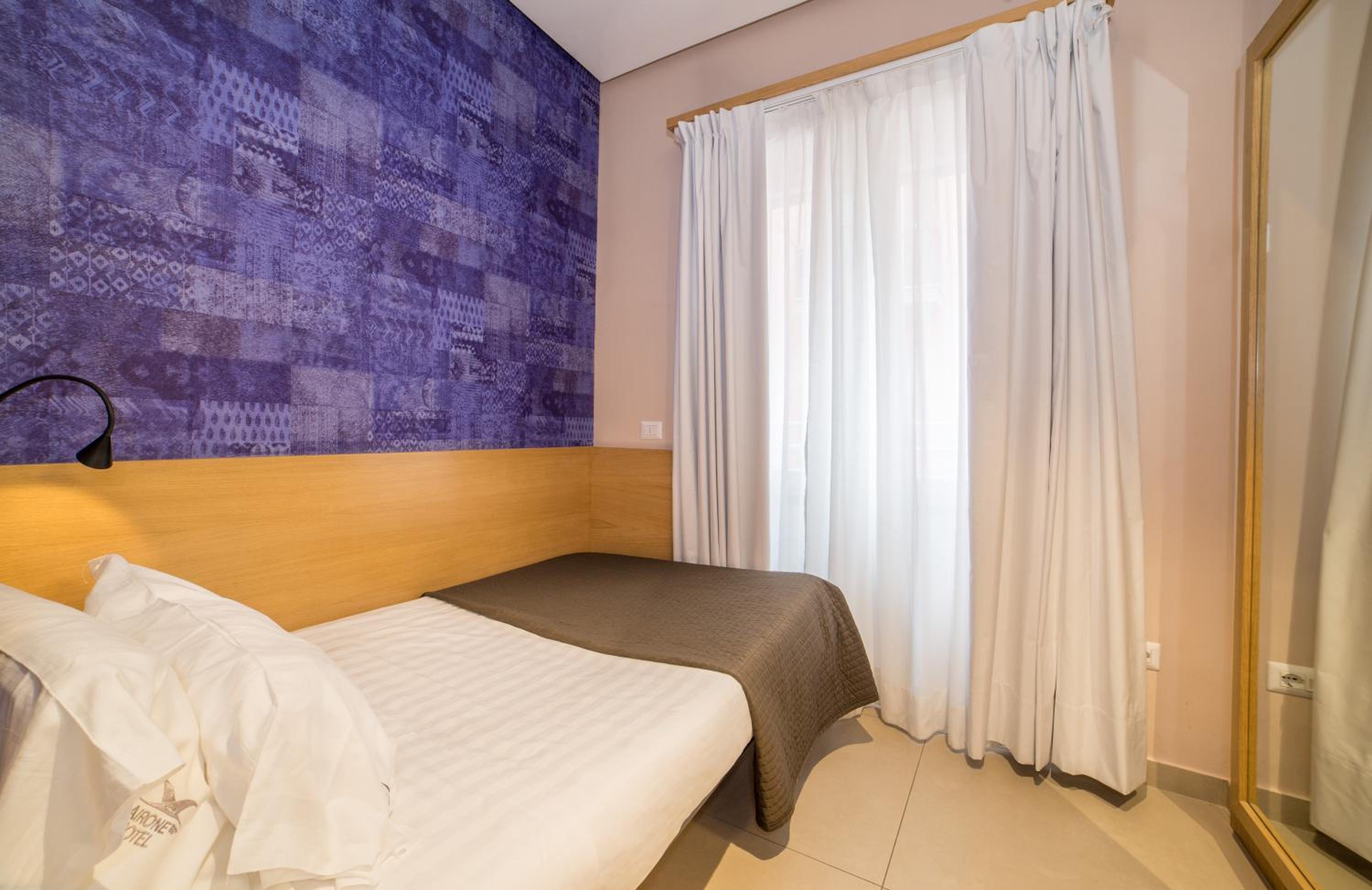 Economy Twin Room with Private Bathroom