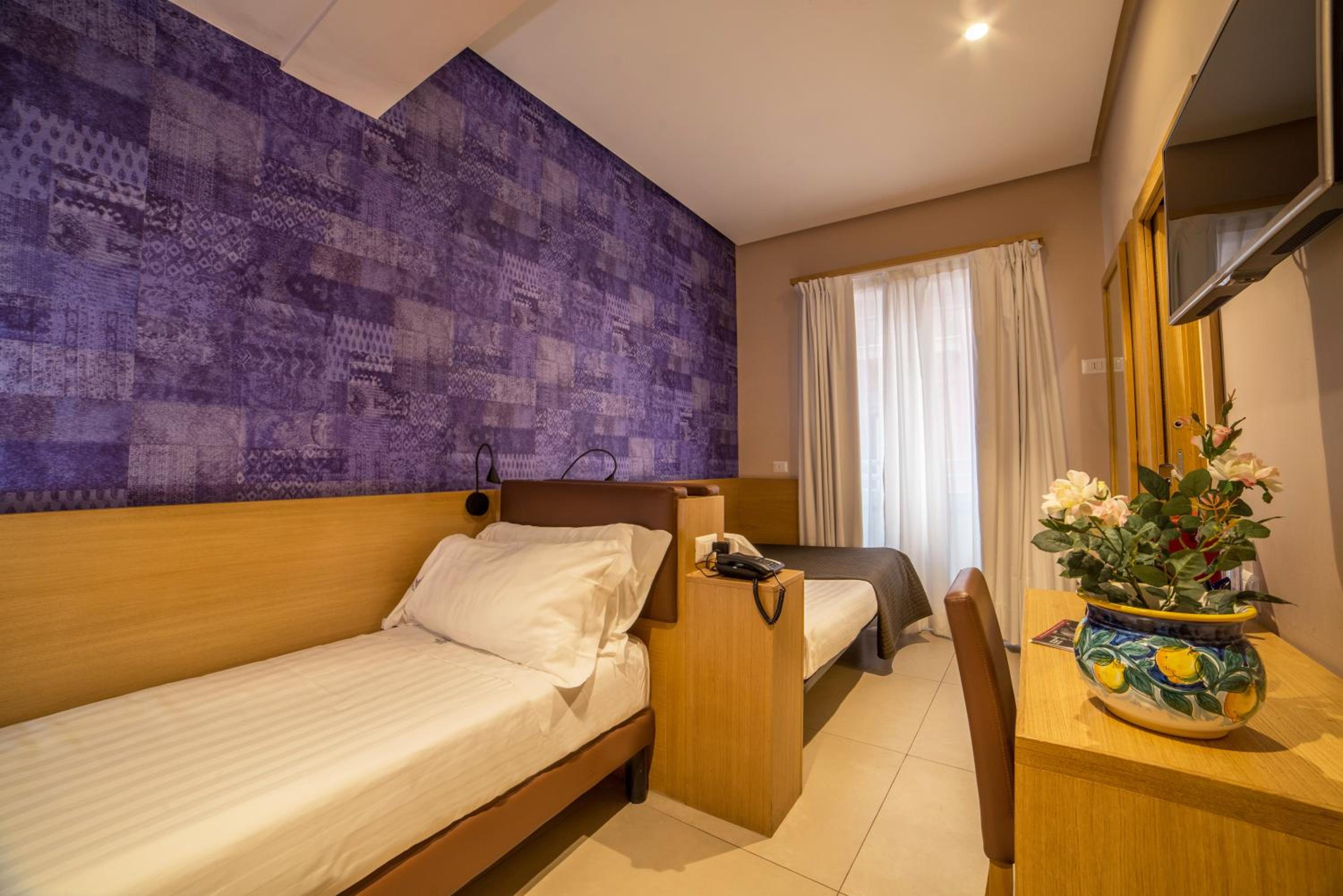 Economy Twin Room with Private Bathroom