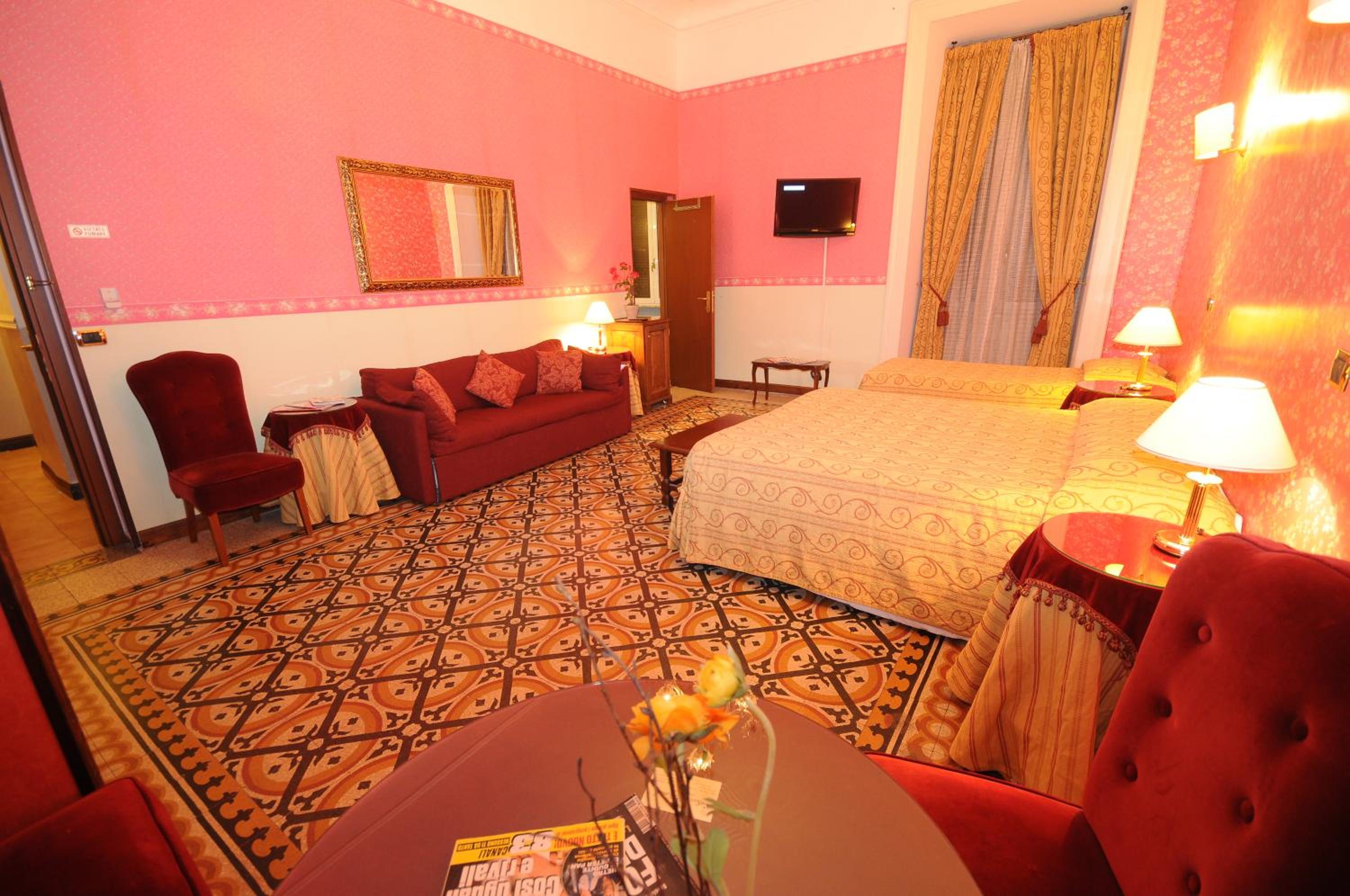 Family Room (6 Adults)