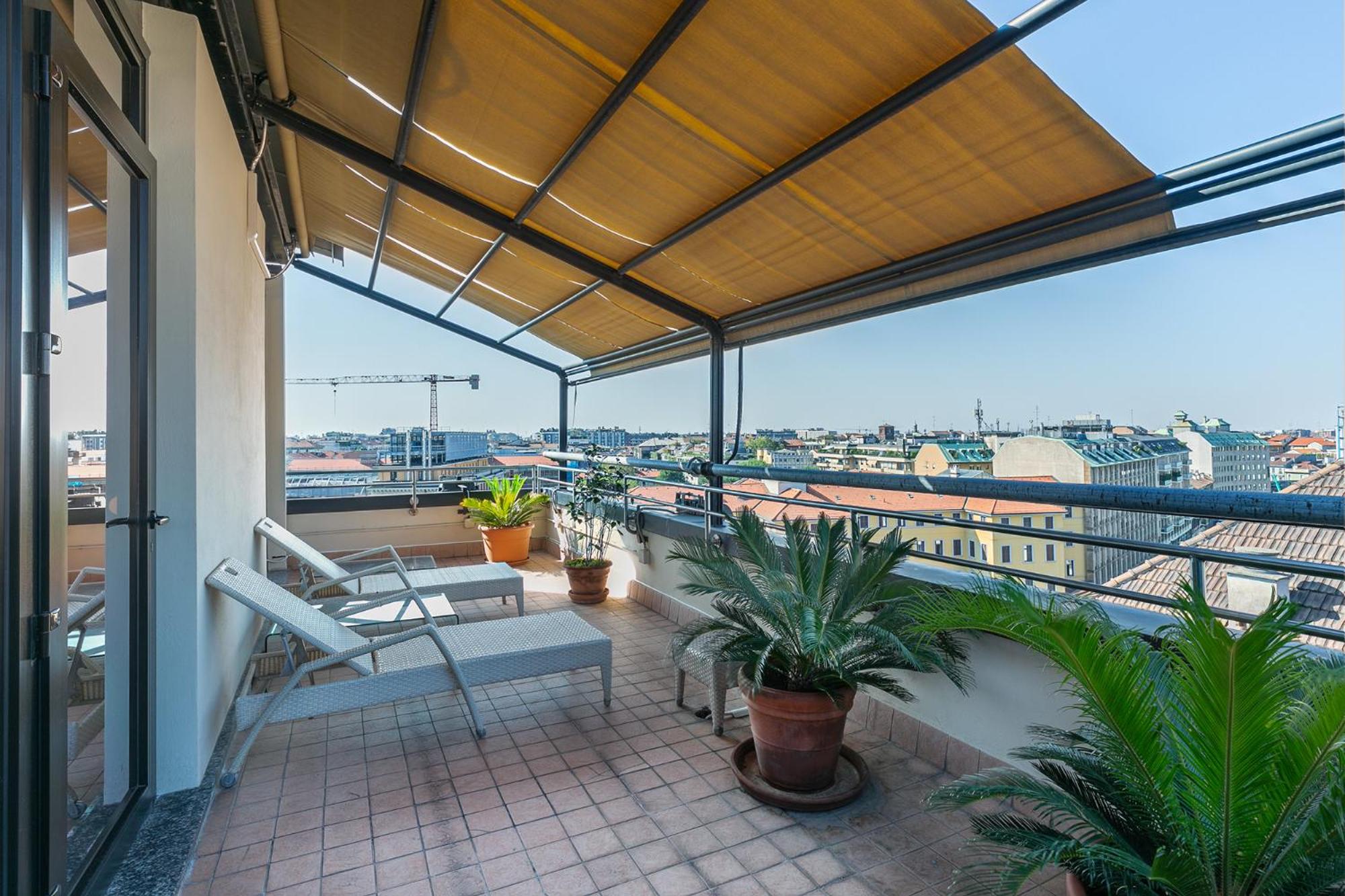 Rooftop Suite with terrace