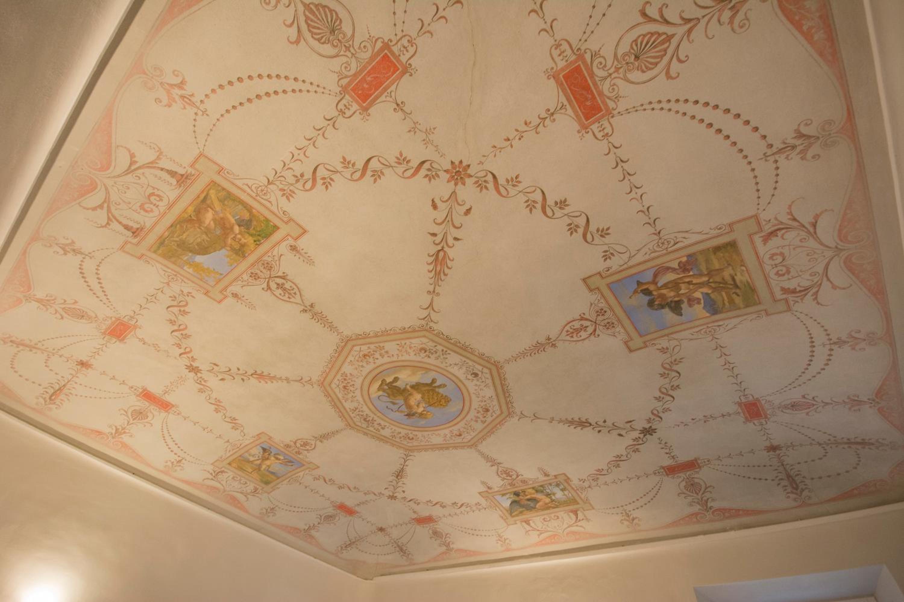 Apartment with Garden View