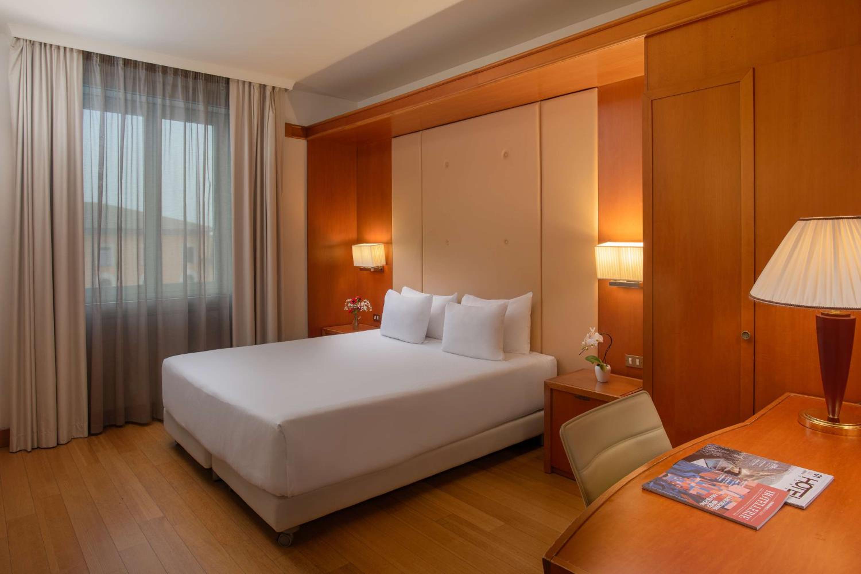 Family Adjoining Room (2 Adults + 2 Children)