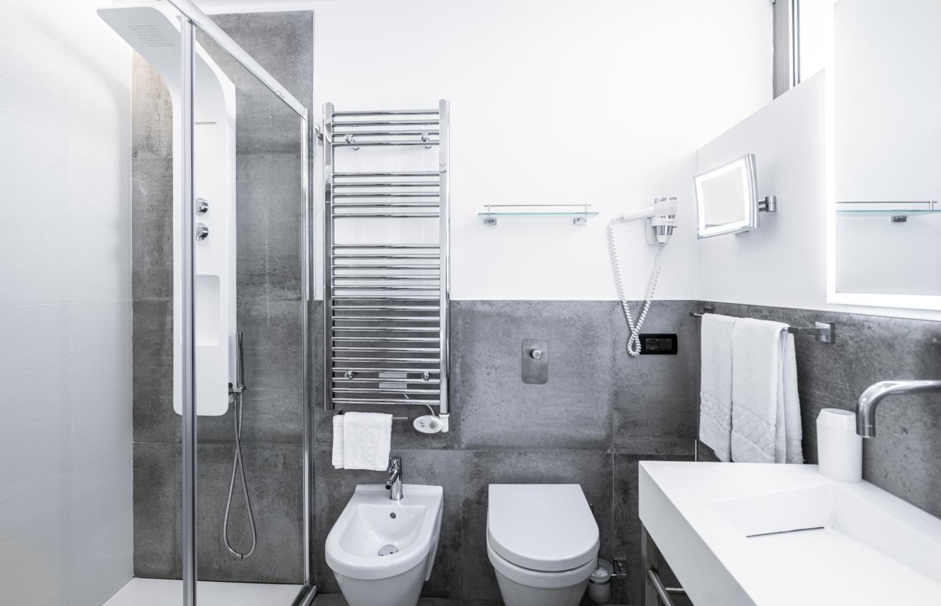 Deluxe Double or Twin Room with Balcony and Beach Access