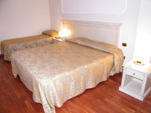 Triple Room в Hotel Villa Medici