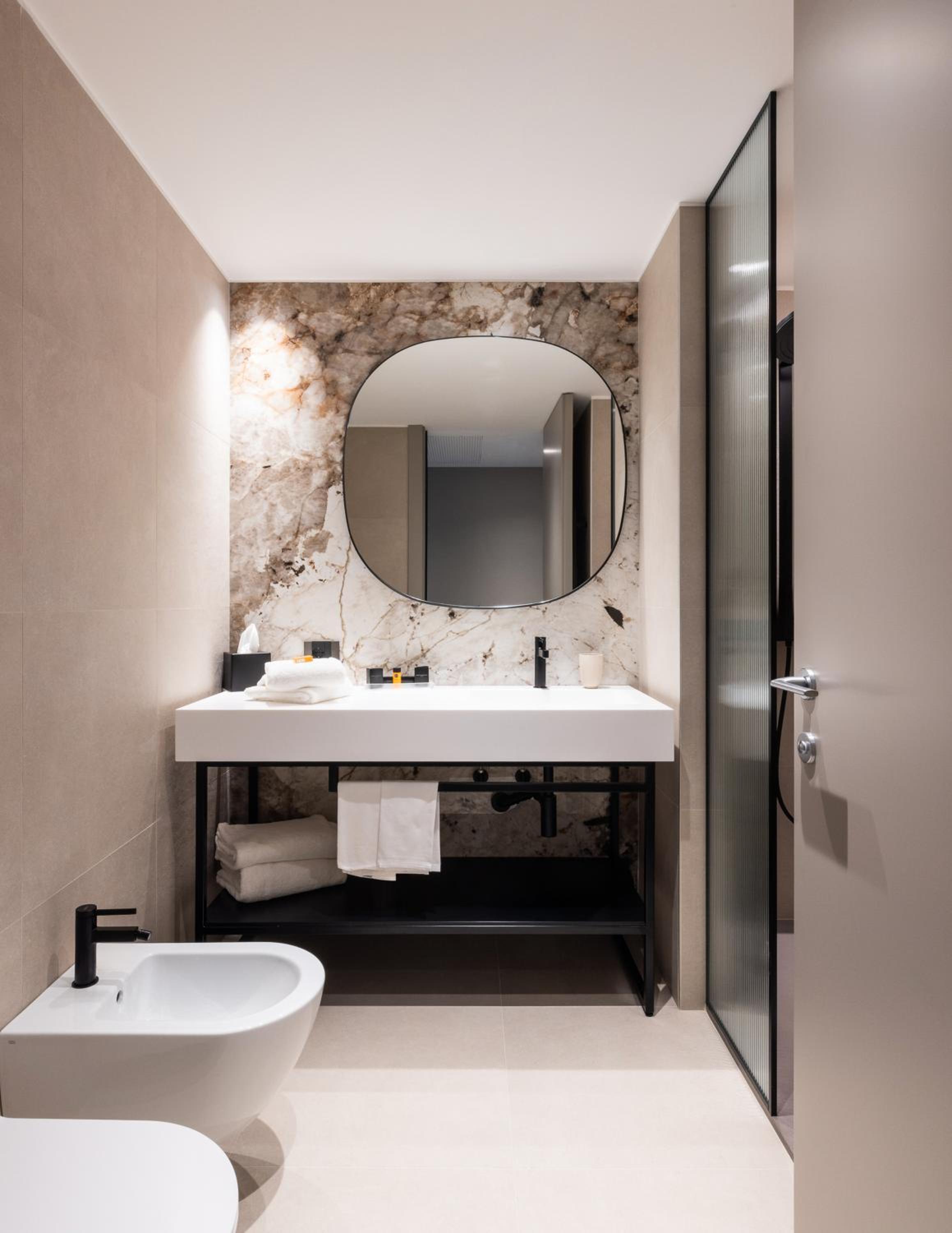 Deluxe Double or Twin Room with Pool View