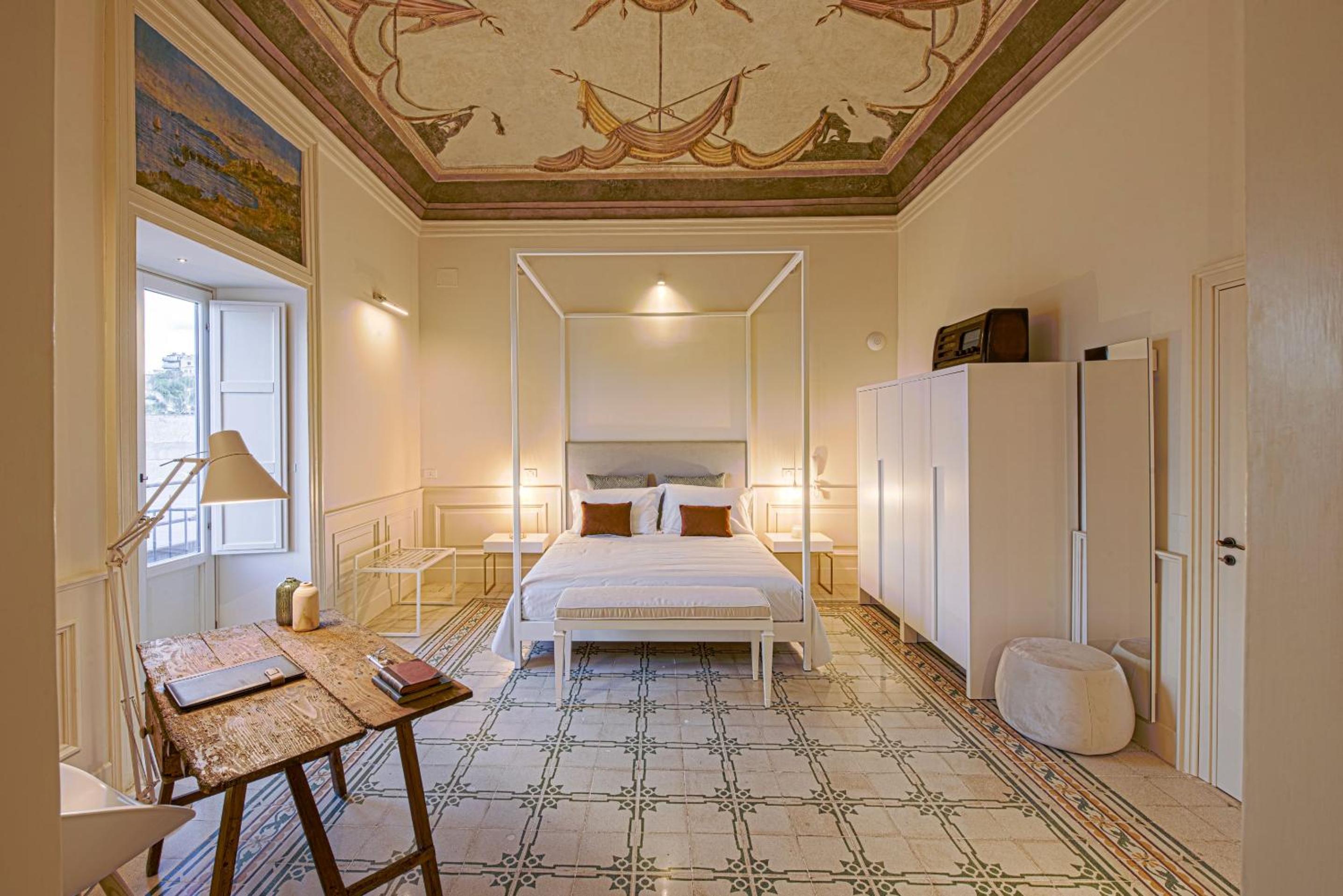 Deluxe Suite with Sea View