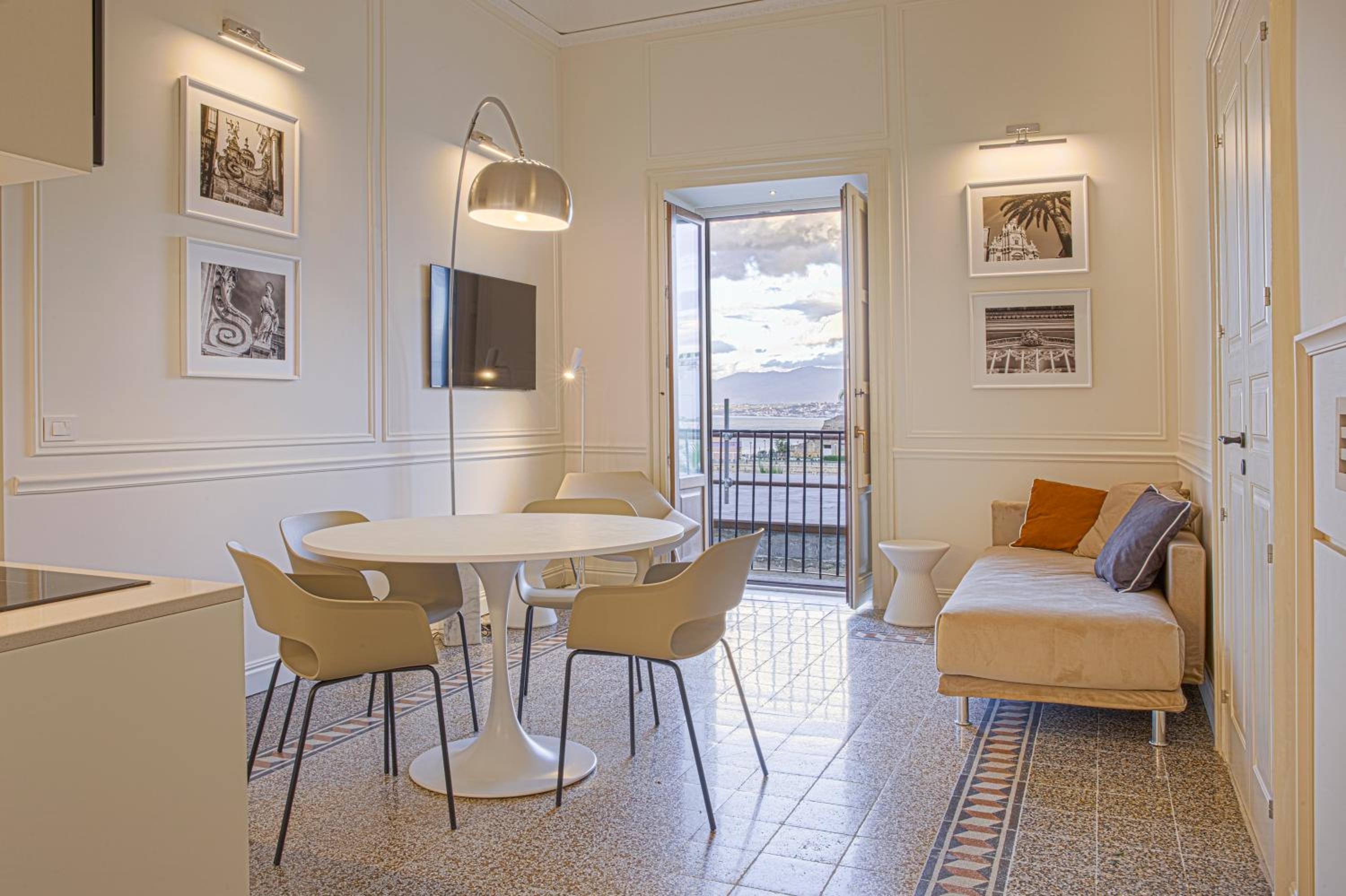 Deluxe Suite with Sea View