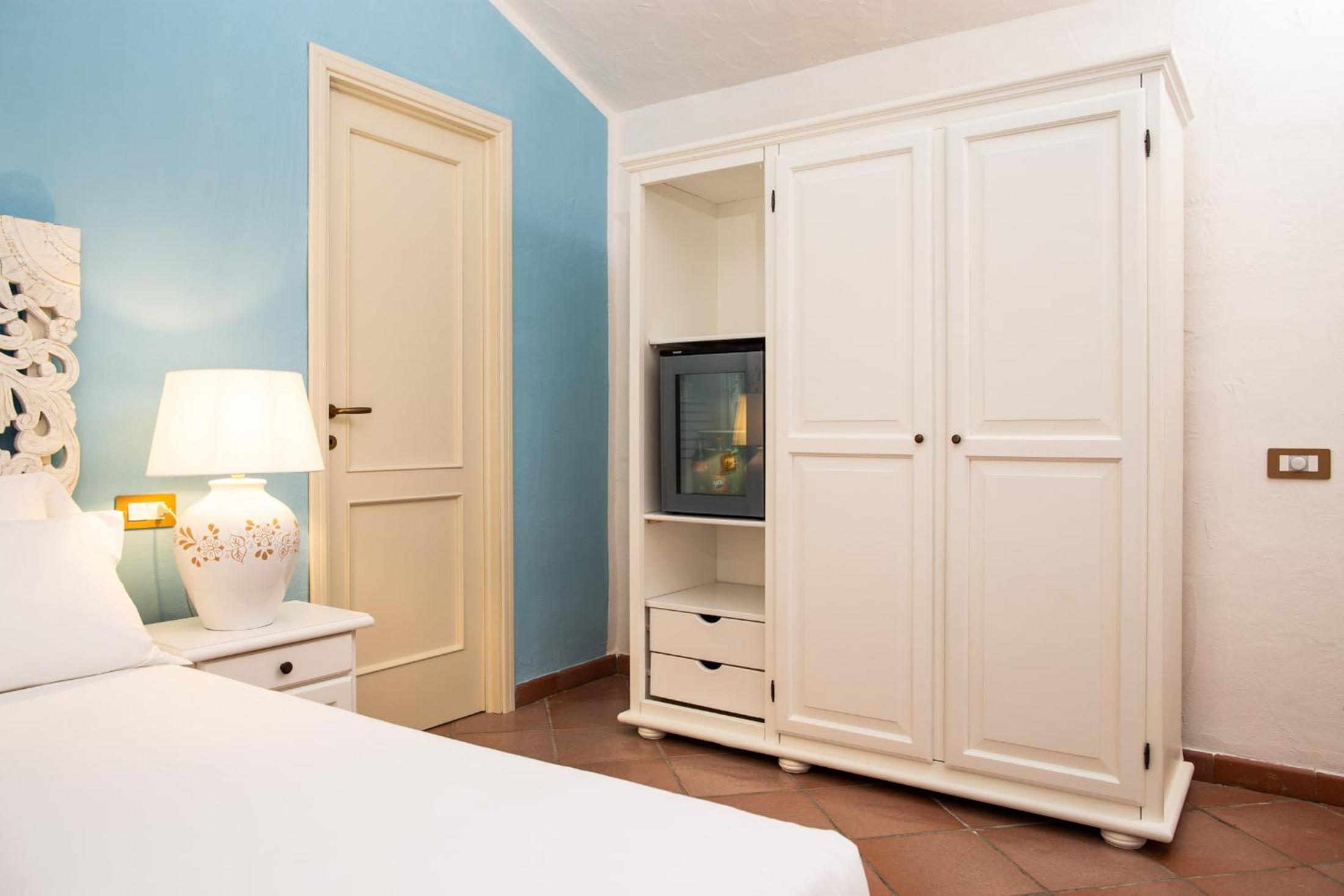 Double or Twin Room with Swimming Pool Access