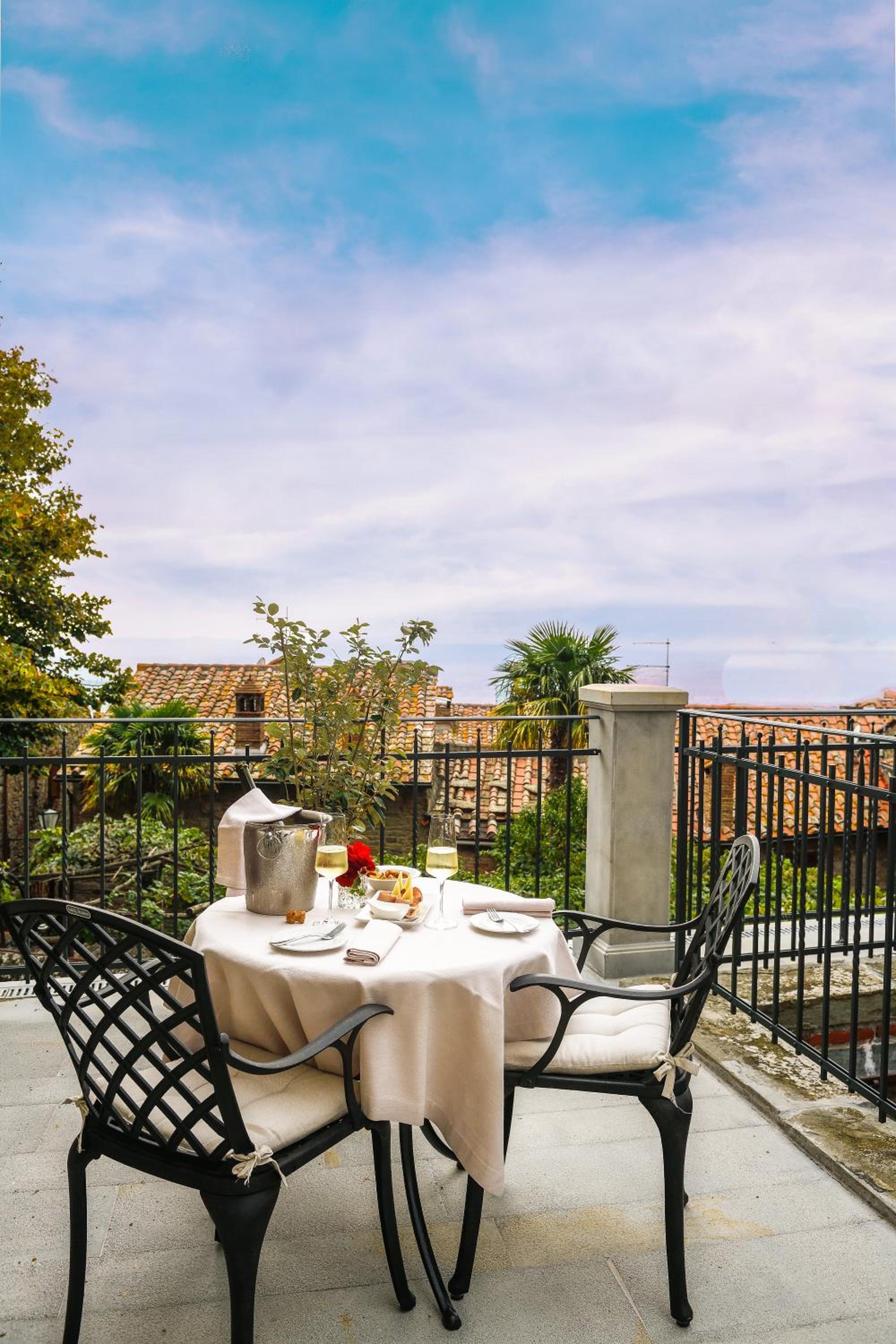 Deluxe Double Room with Terrace