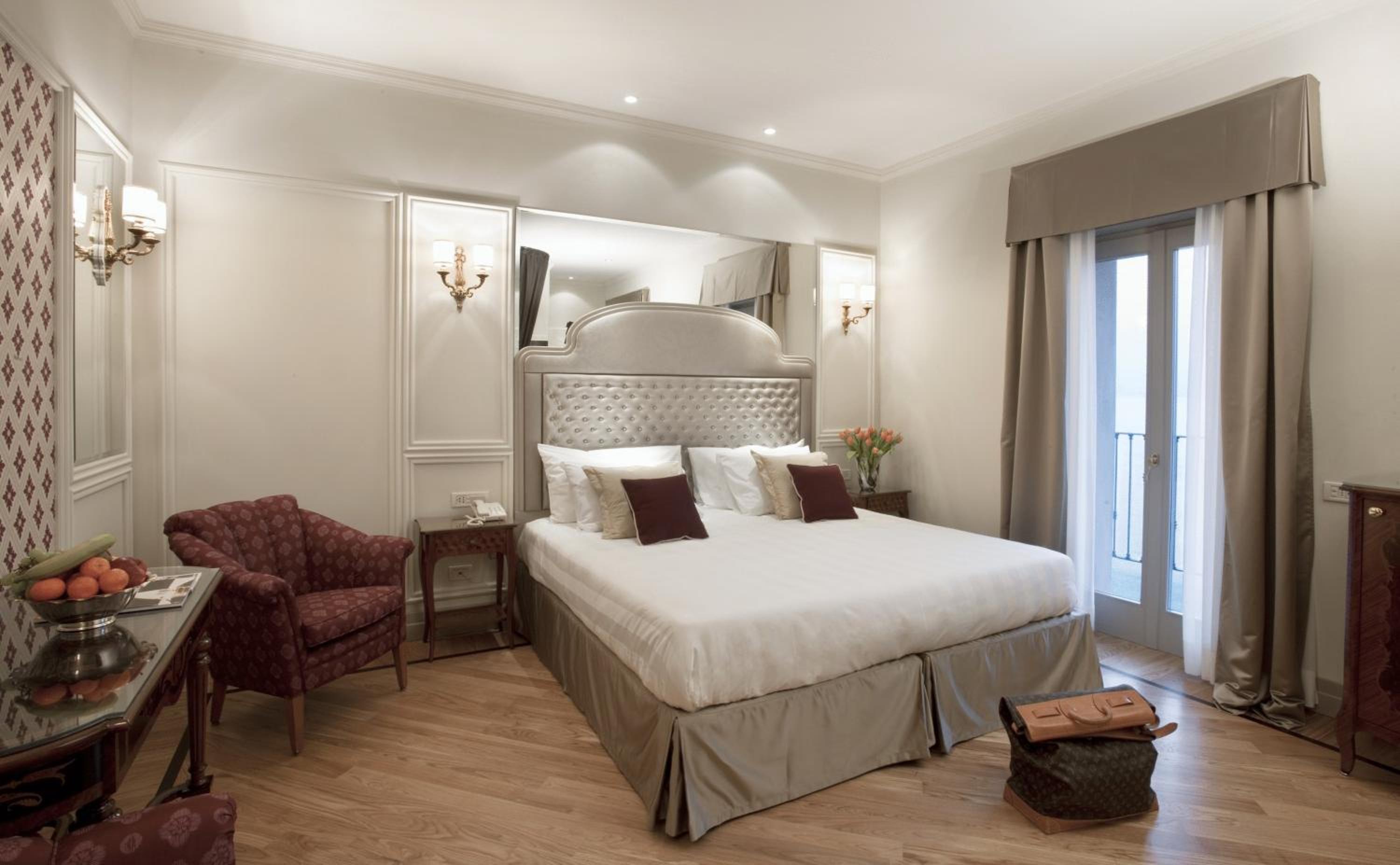 Deluxe Double or Twin Room with Lake View