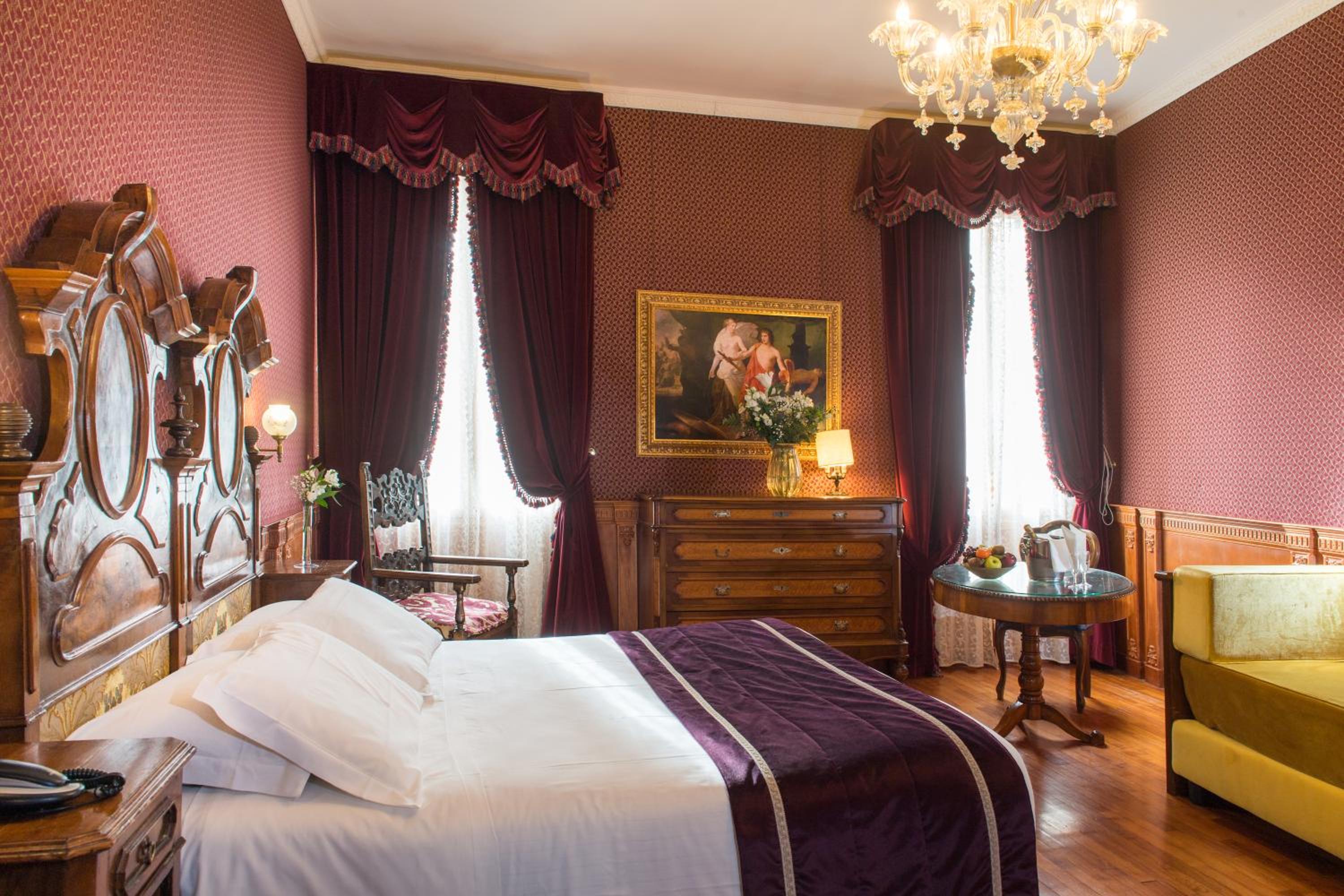 Superior  Room with Canal View