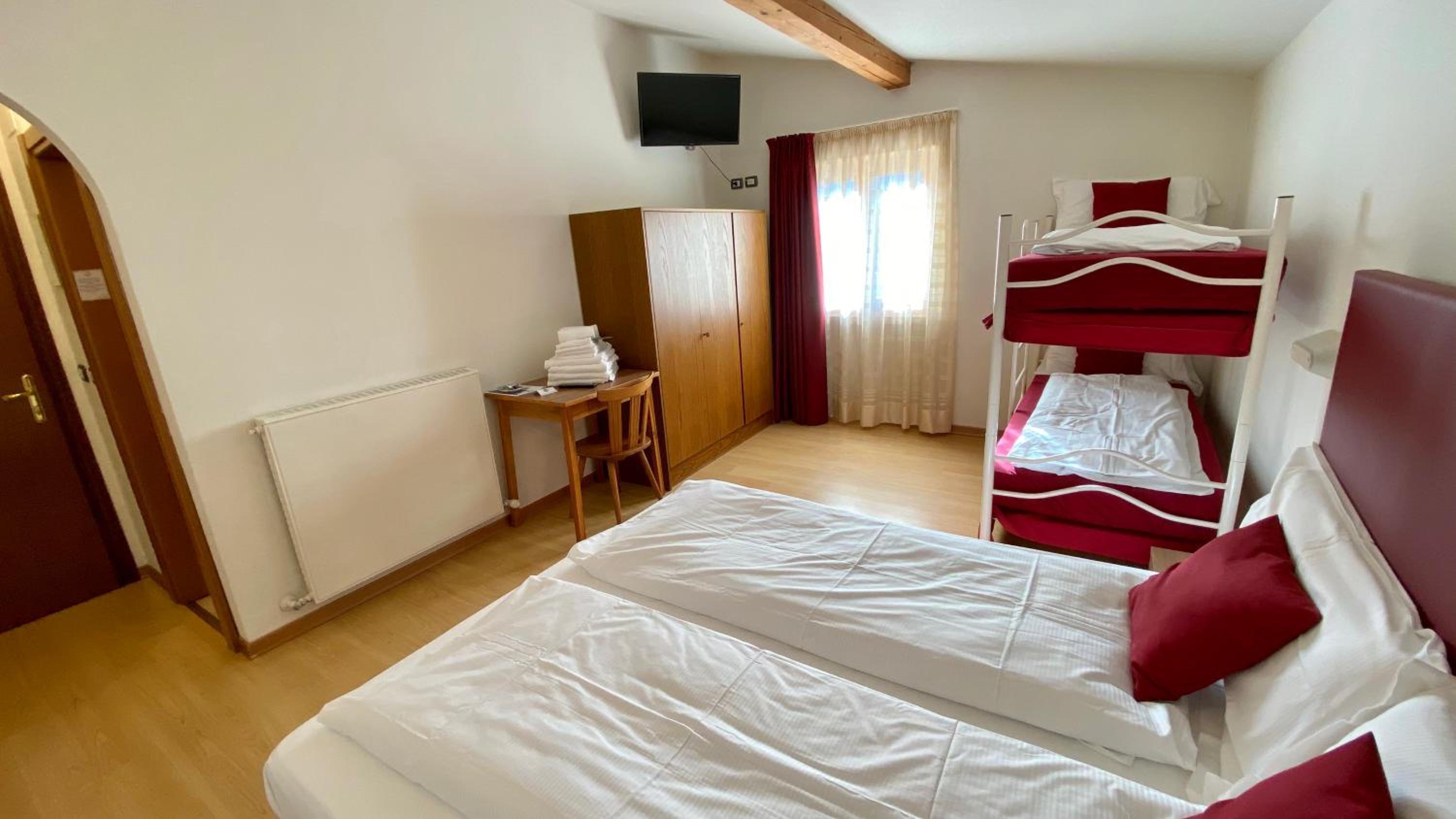 Classic Quadruple Room