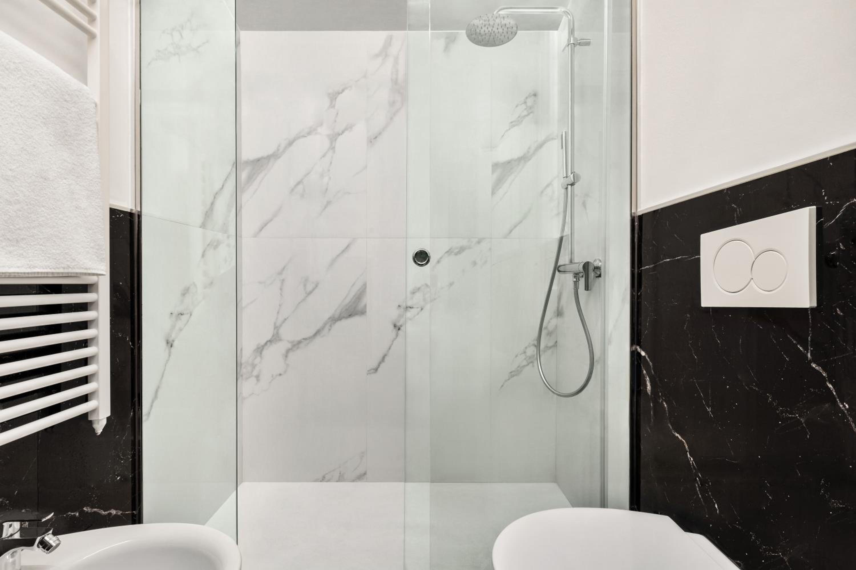 1 Queen Bed, Standard, Non-Smoking