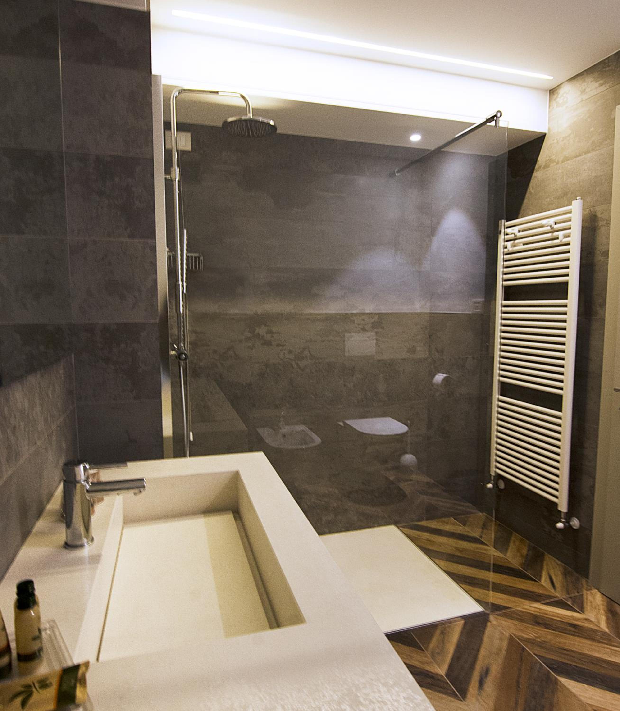 Suite with Balcony and Garden View