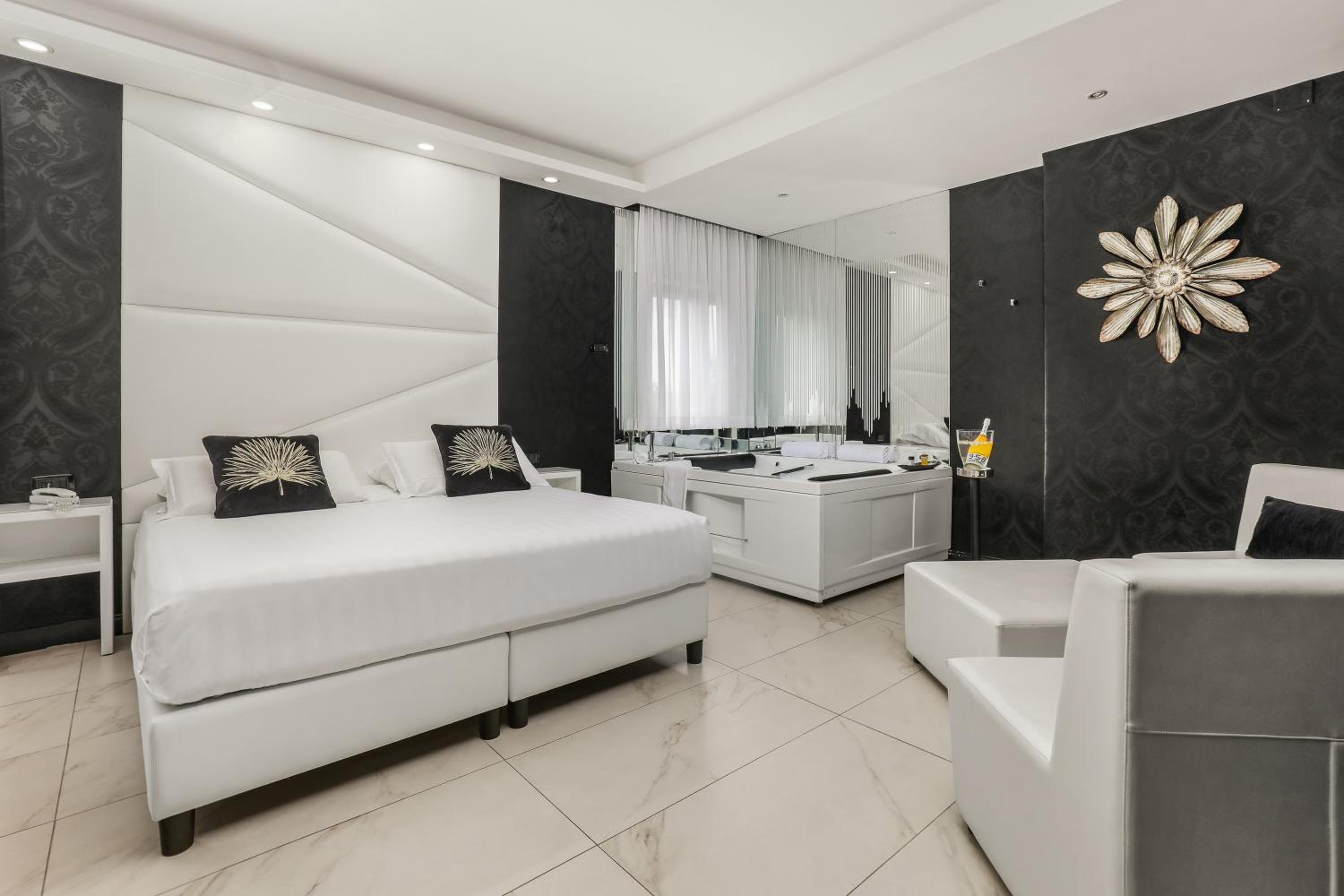 Suite with Spa Bath
