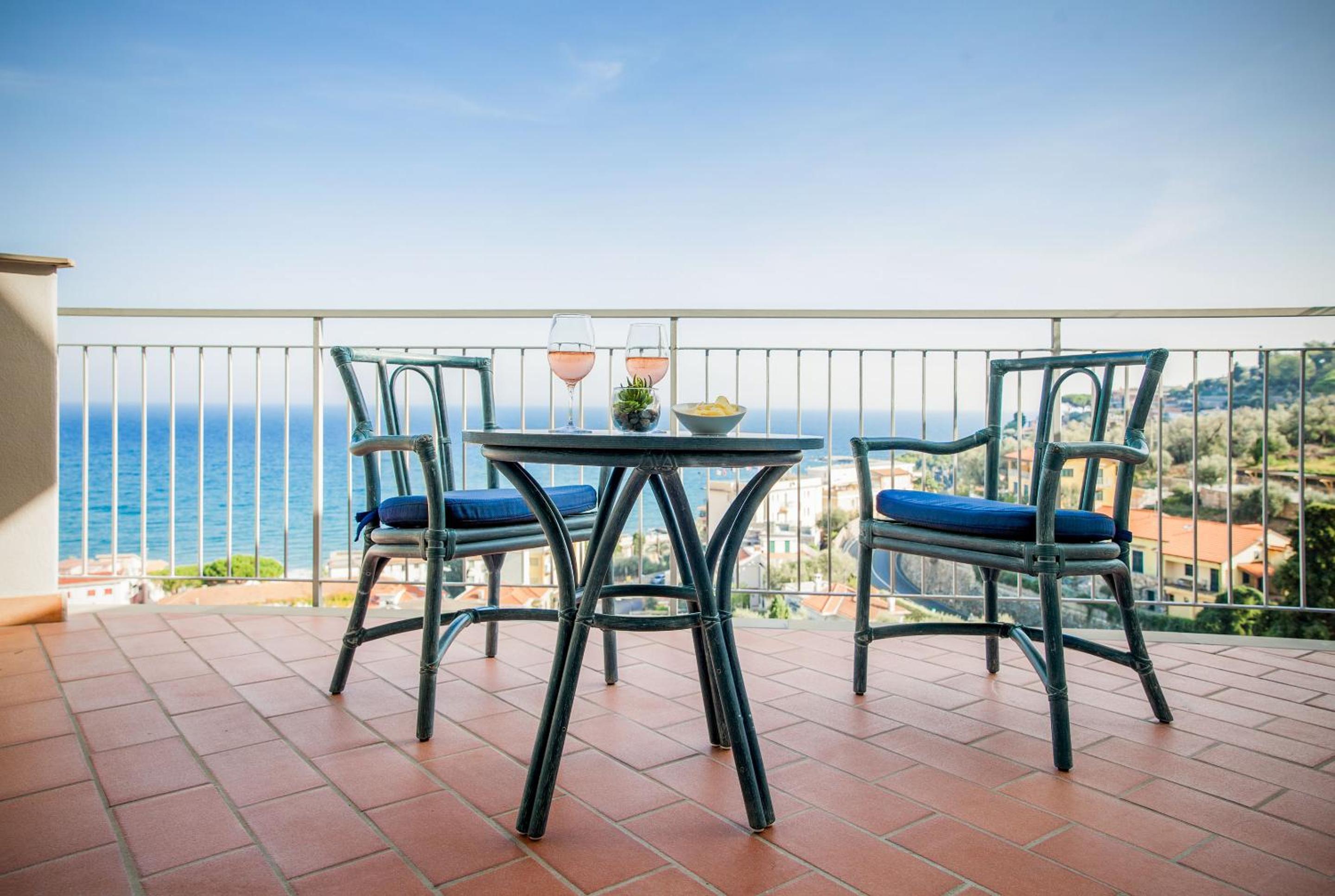 Double or Twin Room with Sea View