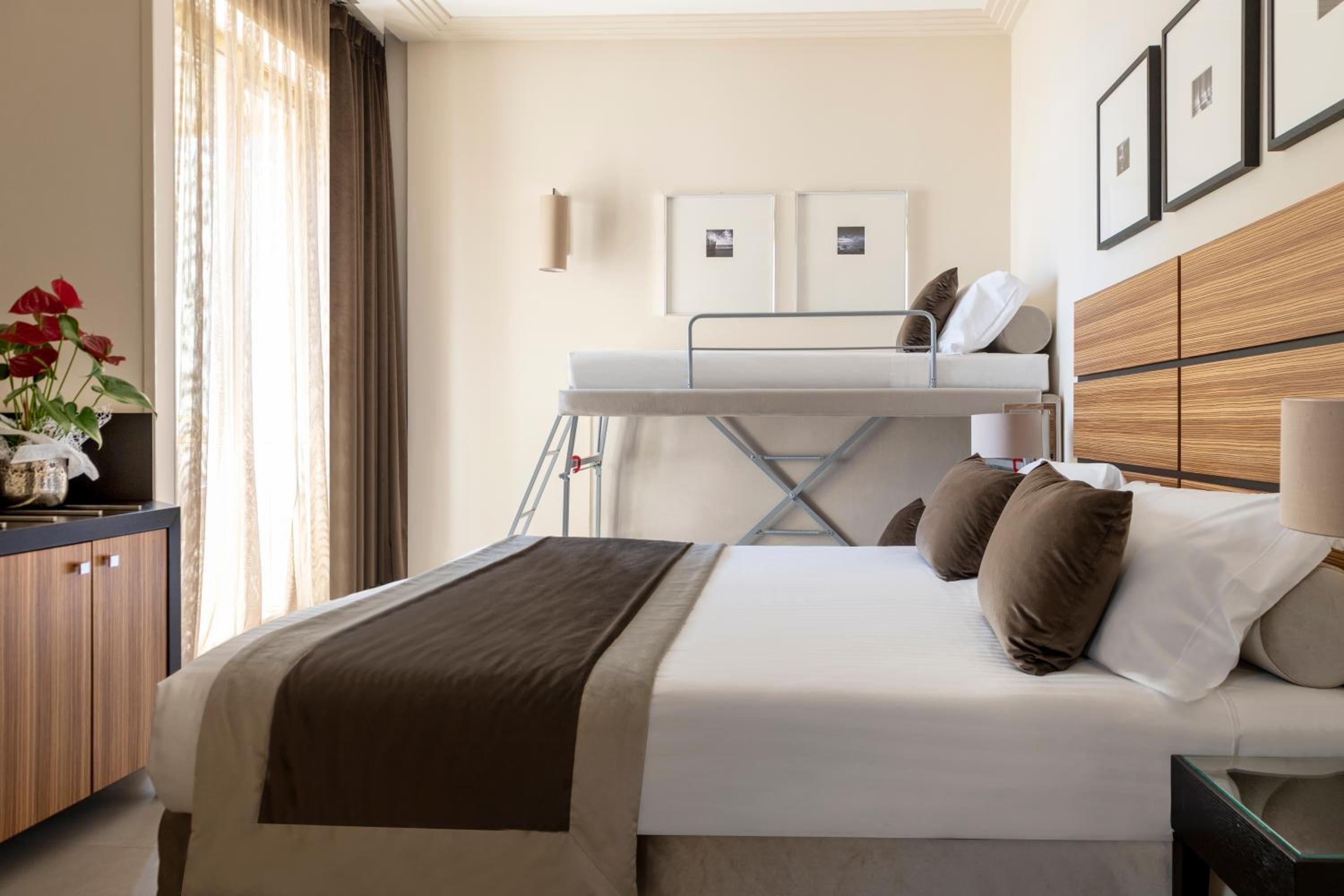 Deluxe Quadruple Room