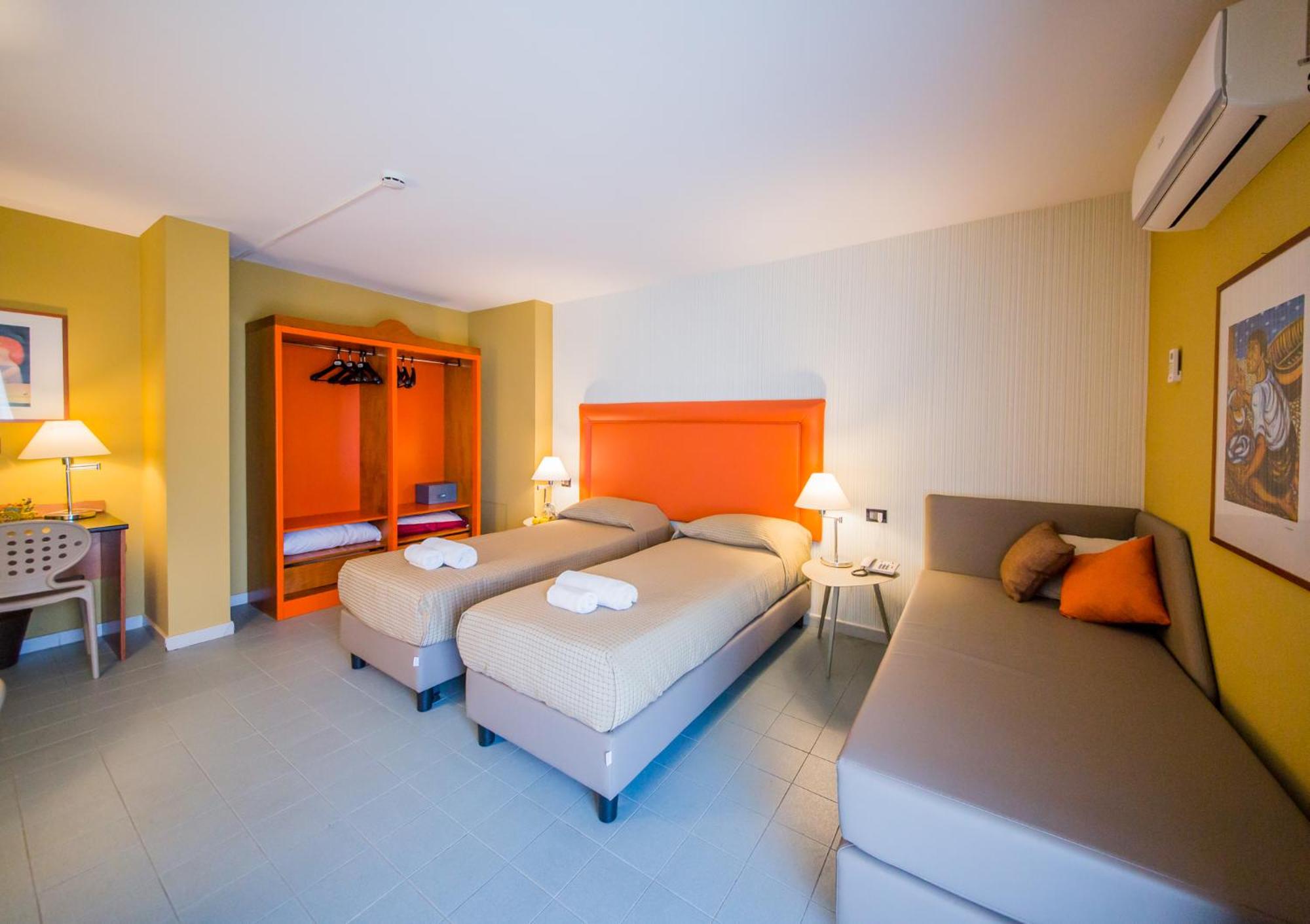 Triple Room