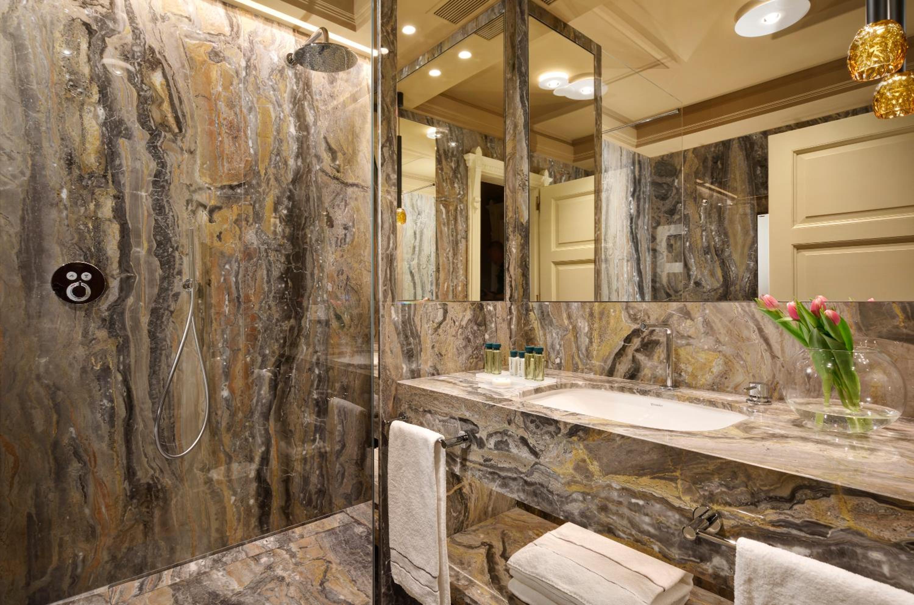 Deluxe Lake View with Balcony